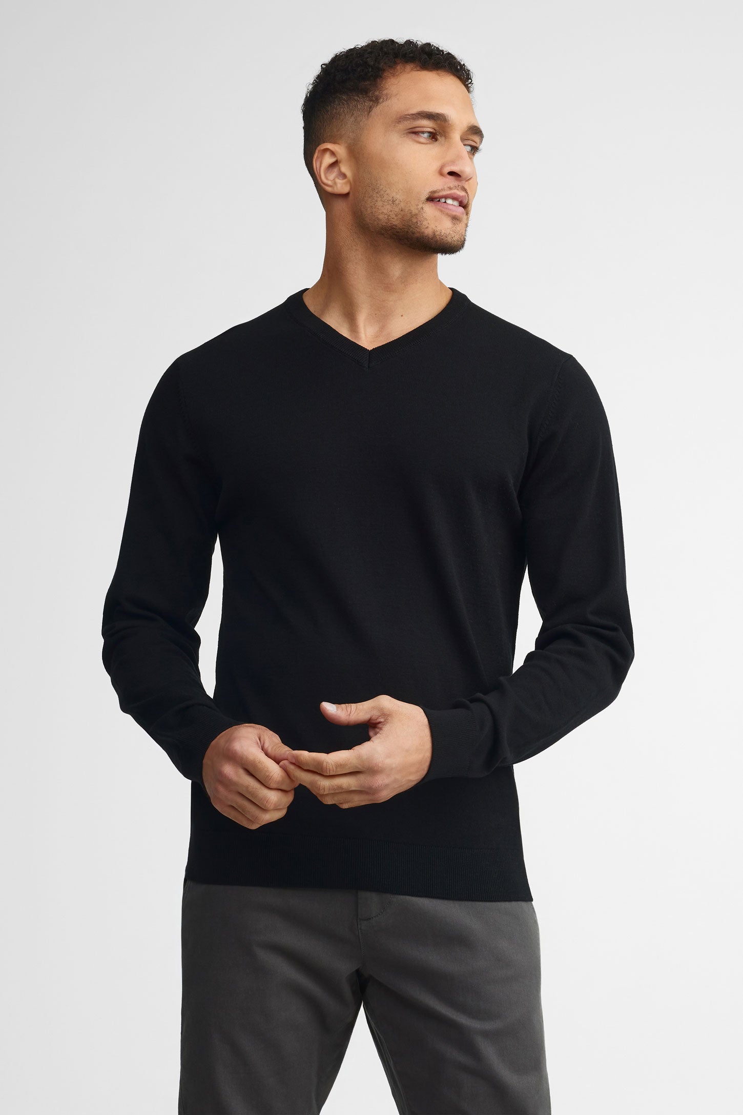 Chandail col en V tricot - Homme && NOIR