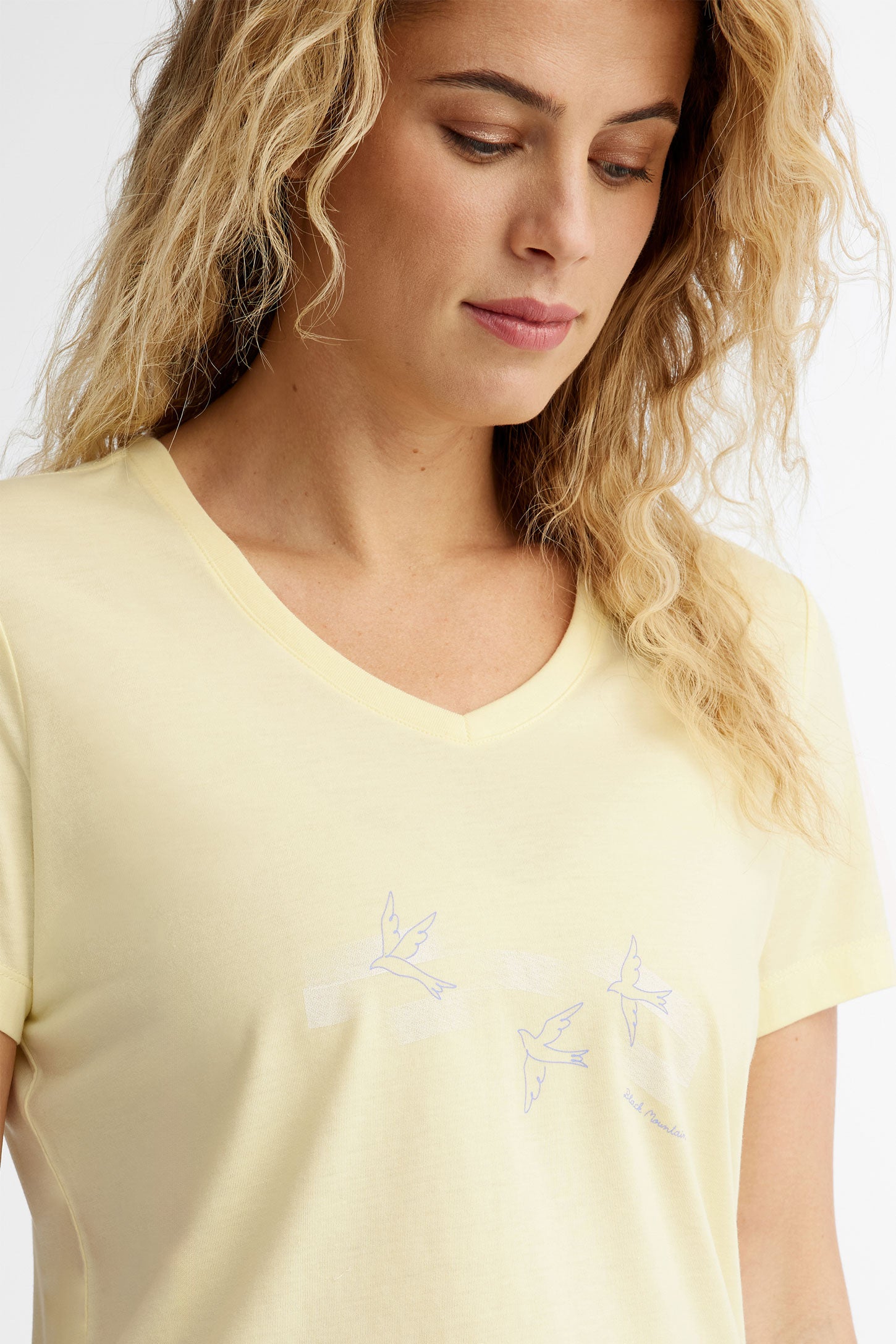 T-shirt col en V coton bio  BM, 2/50$ - Femme && JAUNE