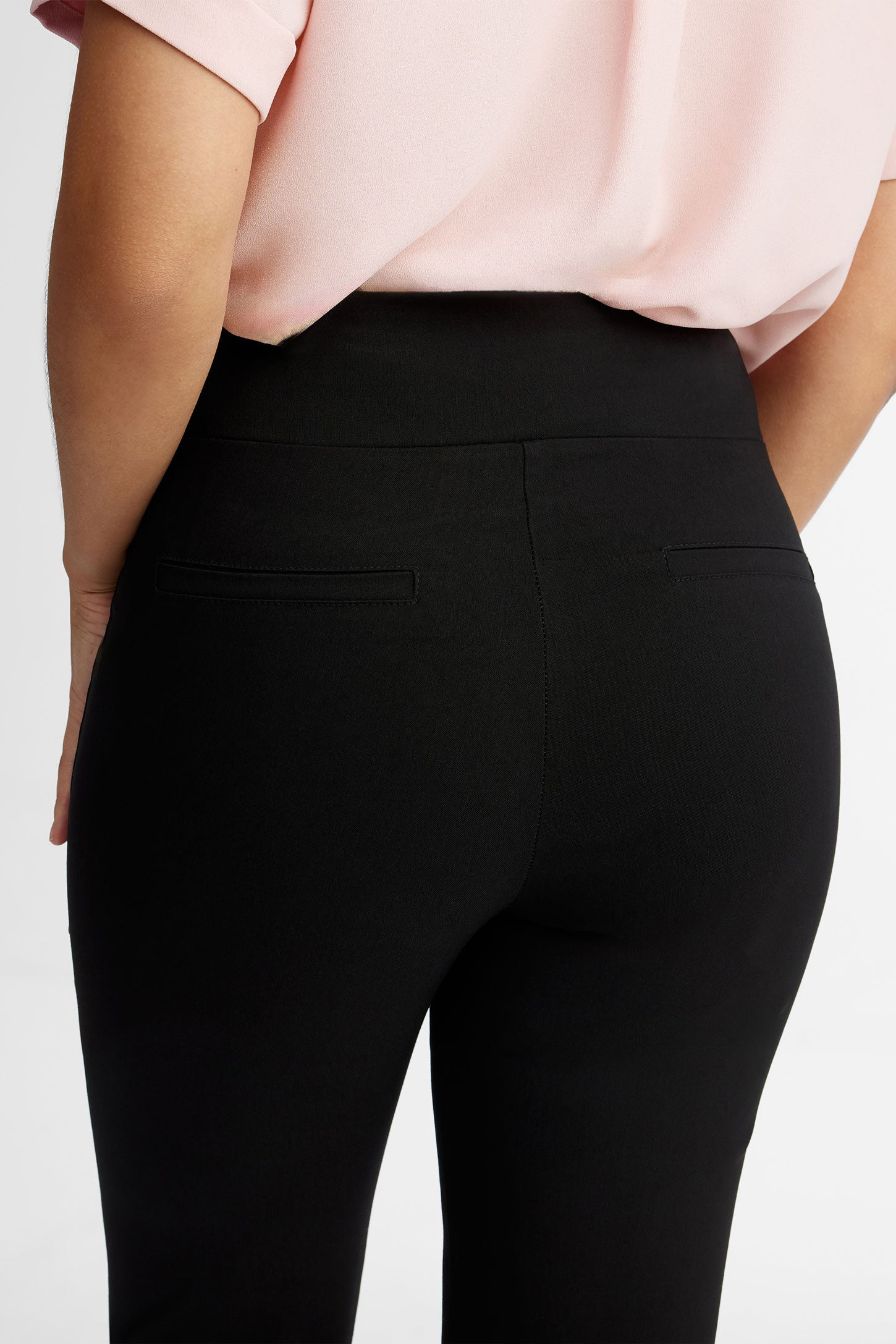 Pantalon ''Pull-on'' jambe semi-évasée - Femme && NOIR