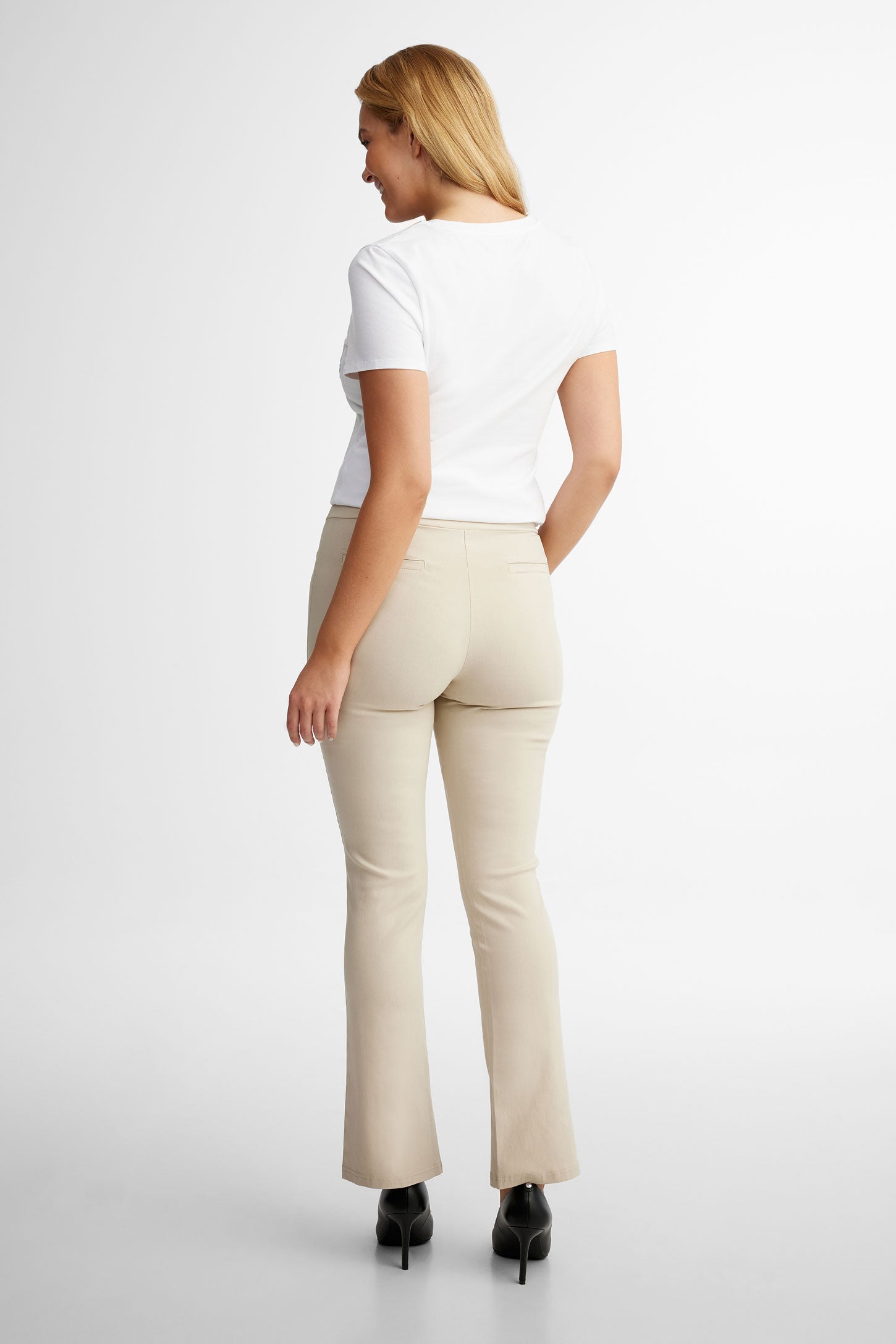 Pantalon ''Pull-on'' jambe semi-évasée - Femme && BEIGE