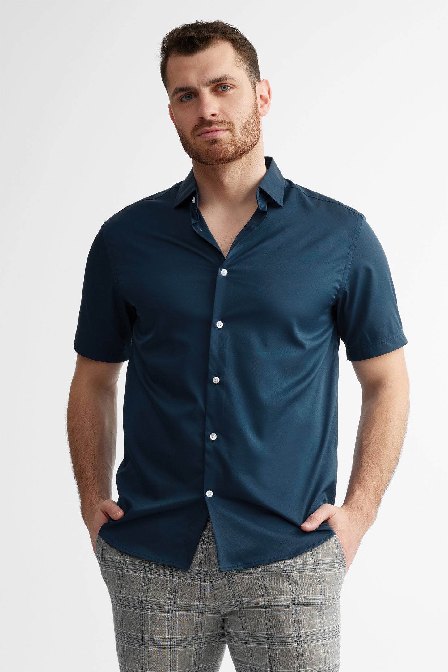 Chemise manches courtes semi-ajustée en microfibres - Homme && MARIN