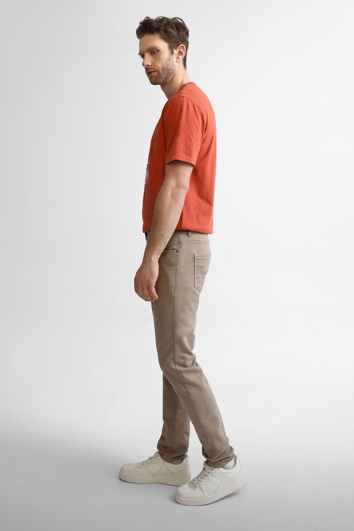 Pantalon 5 poches en twill coupe ajustée - Homme && BRUN