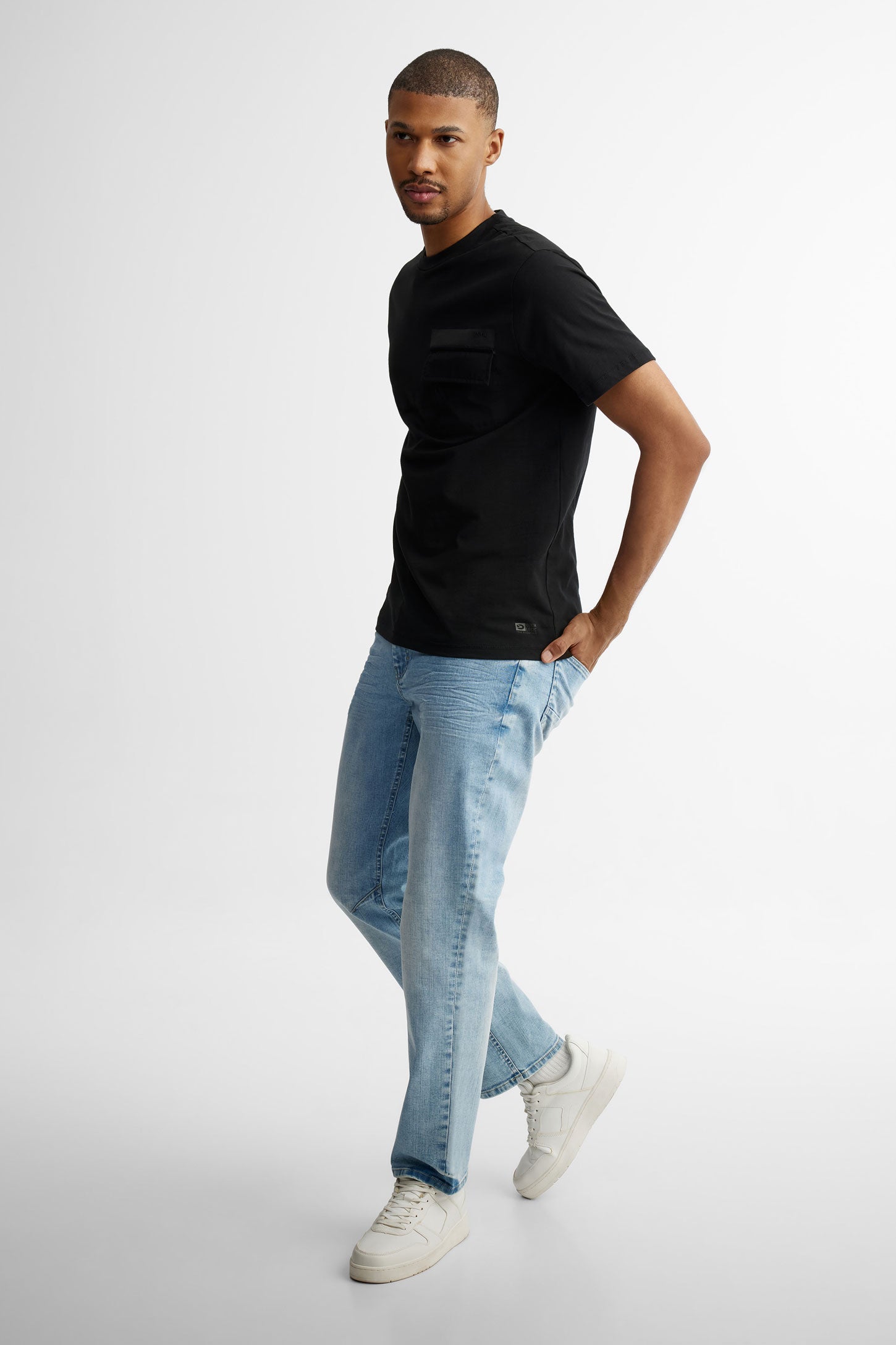 T-shirt col rond à poche en coton - Homme && NOIR