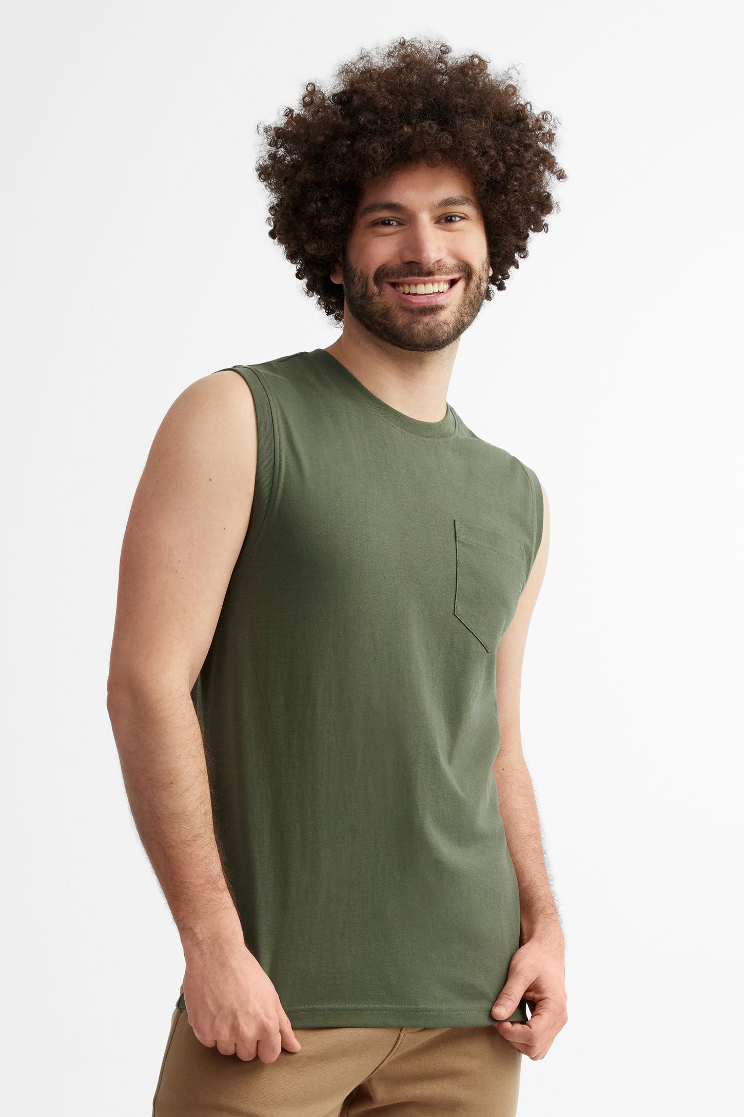 Camisole à poche en coton, 2/30$ - Homme && KAKI