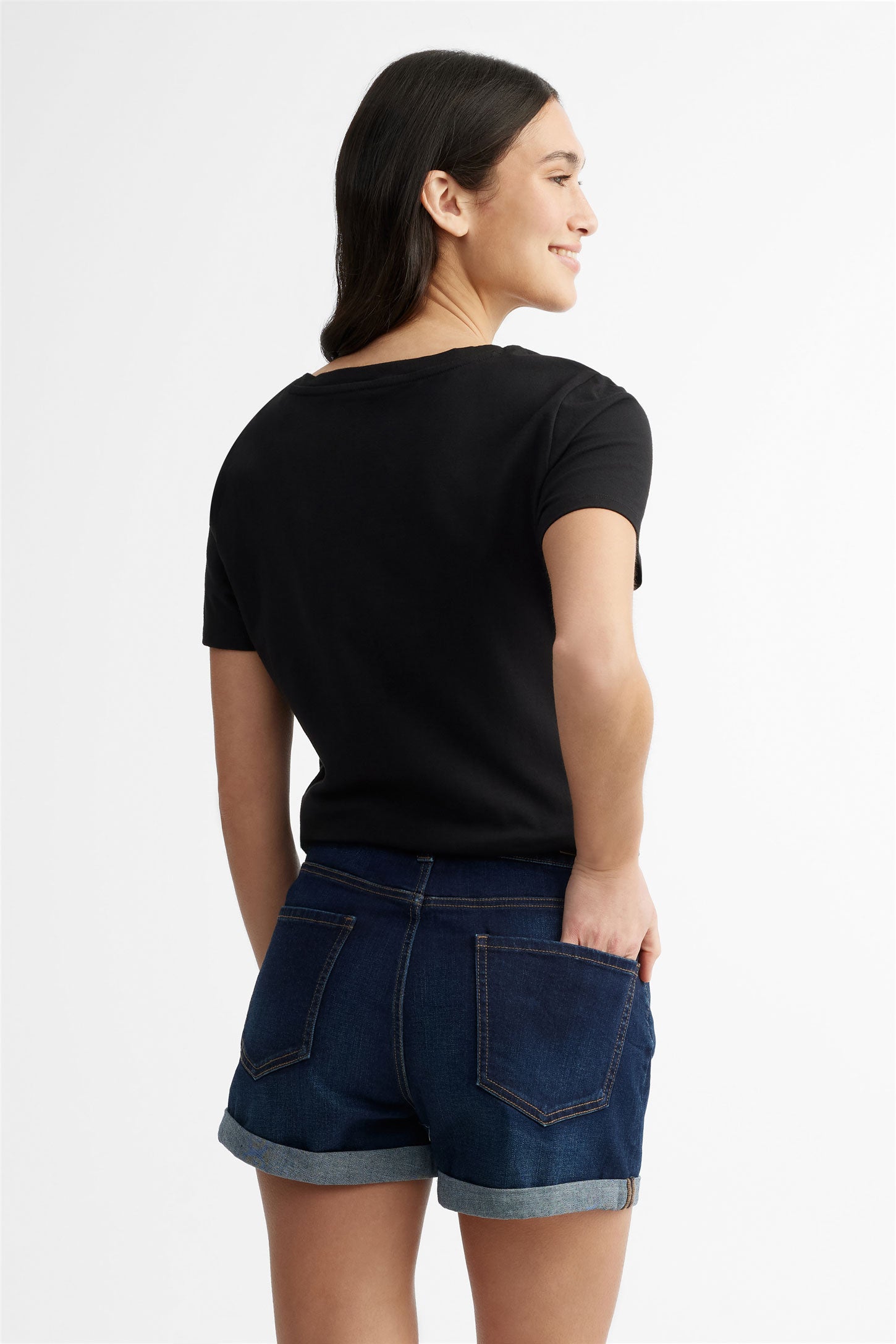 T-shirt col rond à poche en coton, 2/30$ - Femme && NOIR