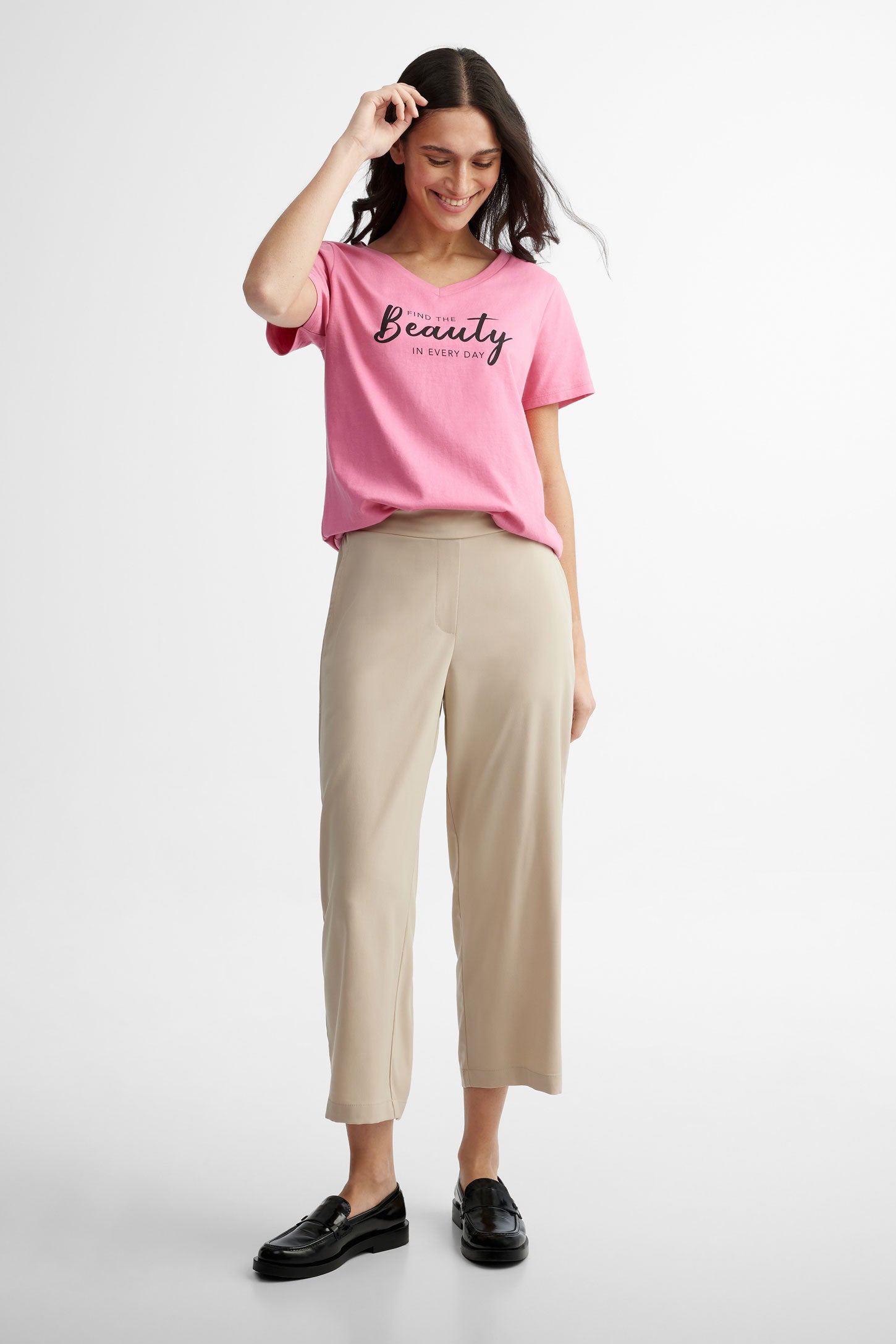T-shirt col en V coupe semi-ajustée en coton, 2/30$ - Femme && ROSE