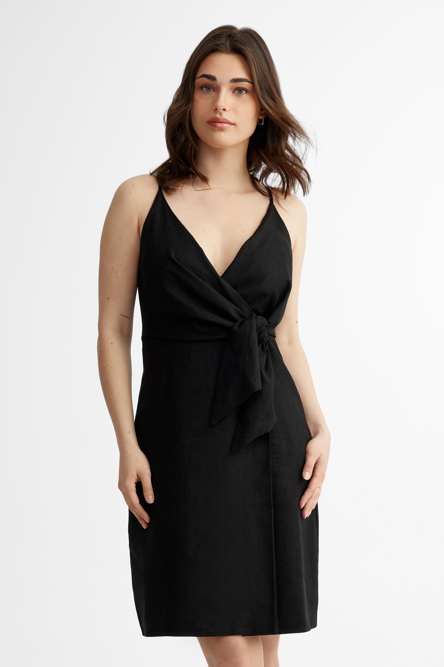 Robe cache-cœur à bretelles fines en lin - Femme && NOIR