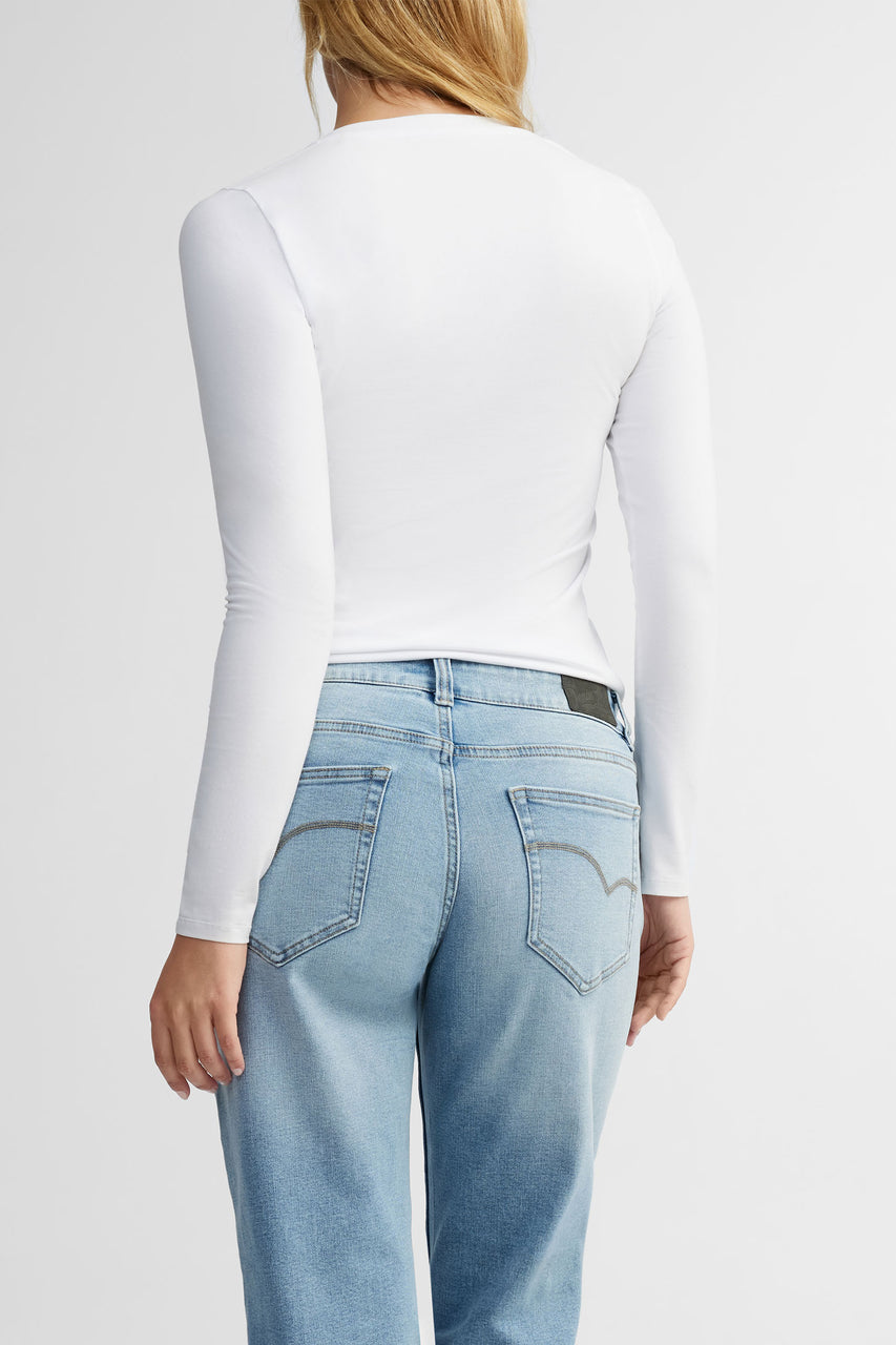 Low-rise boyfriend jeans Women