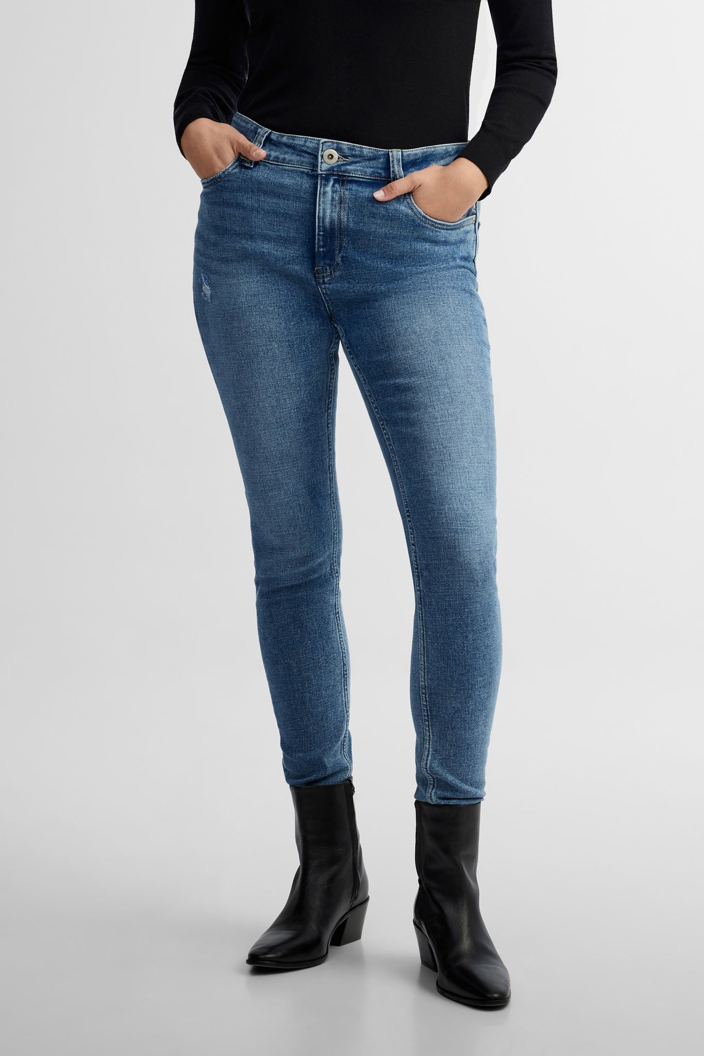 Jeans taille basse coupe ajustée - Femme && DENIM PALE
