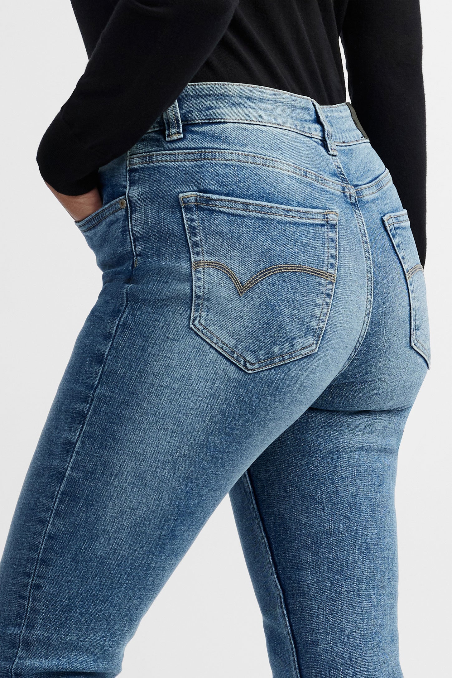 Jeans taille basse coupe ajustée - Femme && DENIM PALE