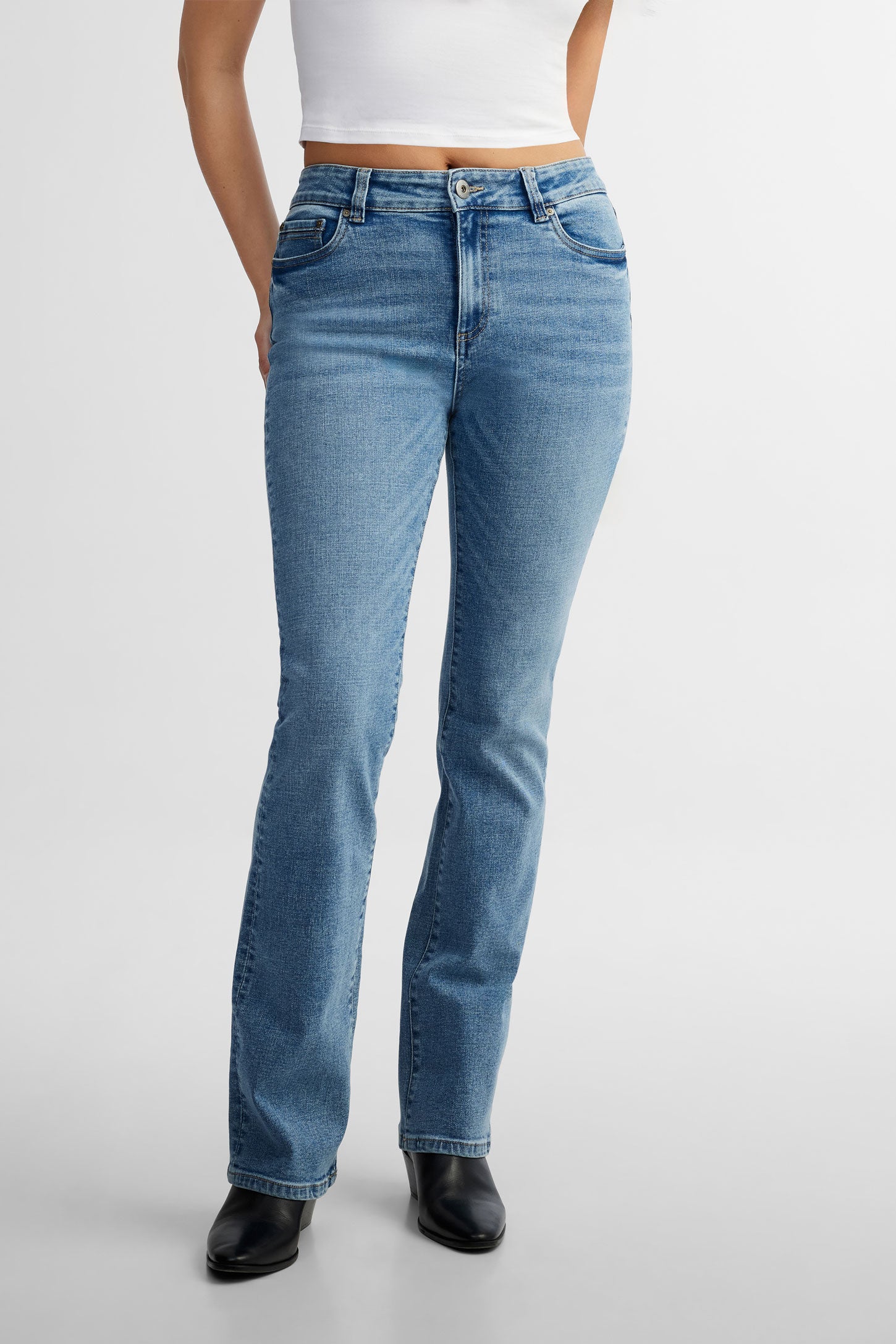 Jeans coupe ajustée jambe évasée - Femme && DENIM MOYEN