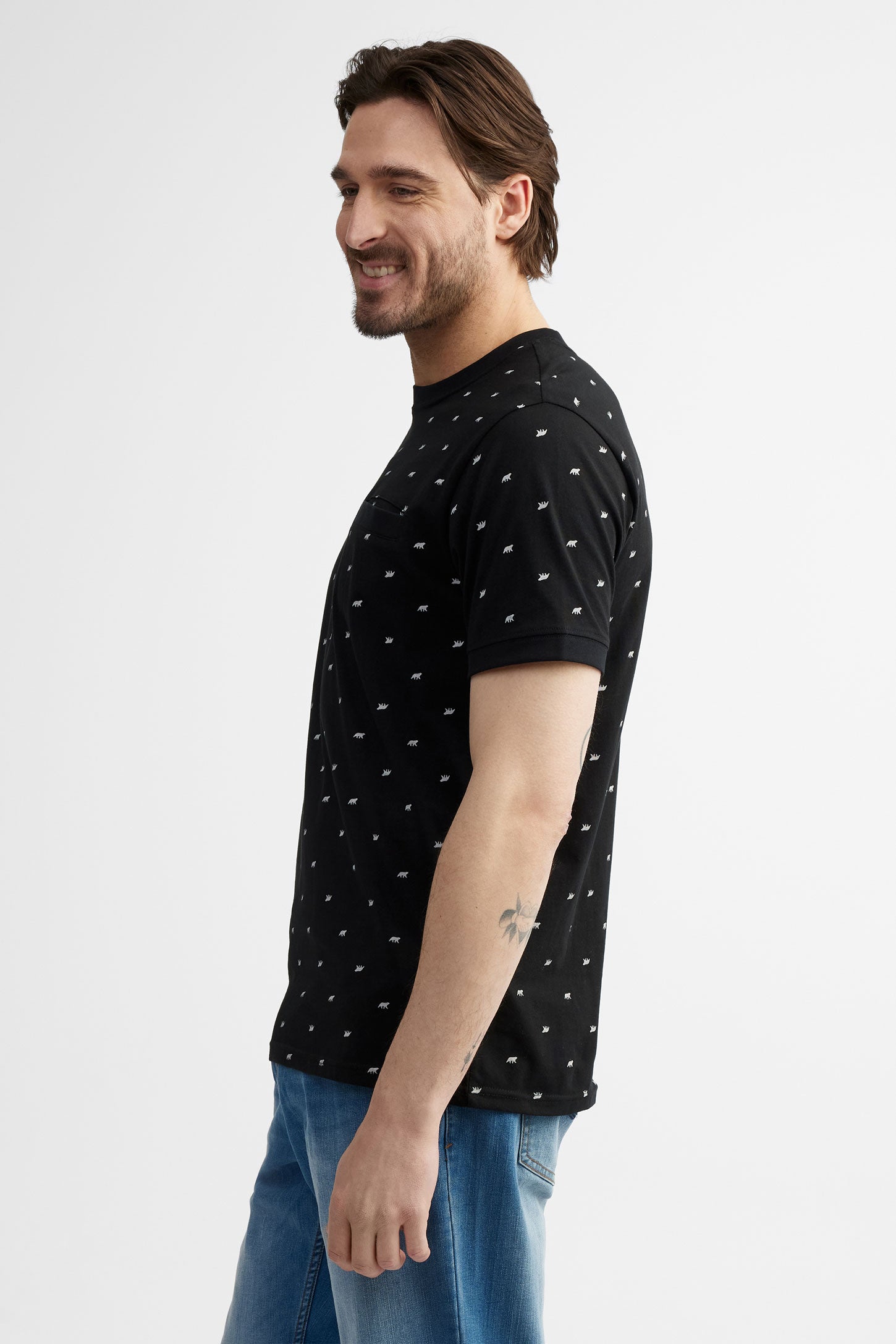 T-shirt à poche imprimé coton, 2/30$ - Homme && NOIR/MULTI
