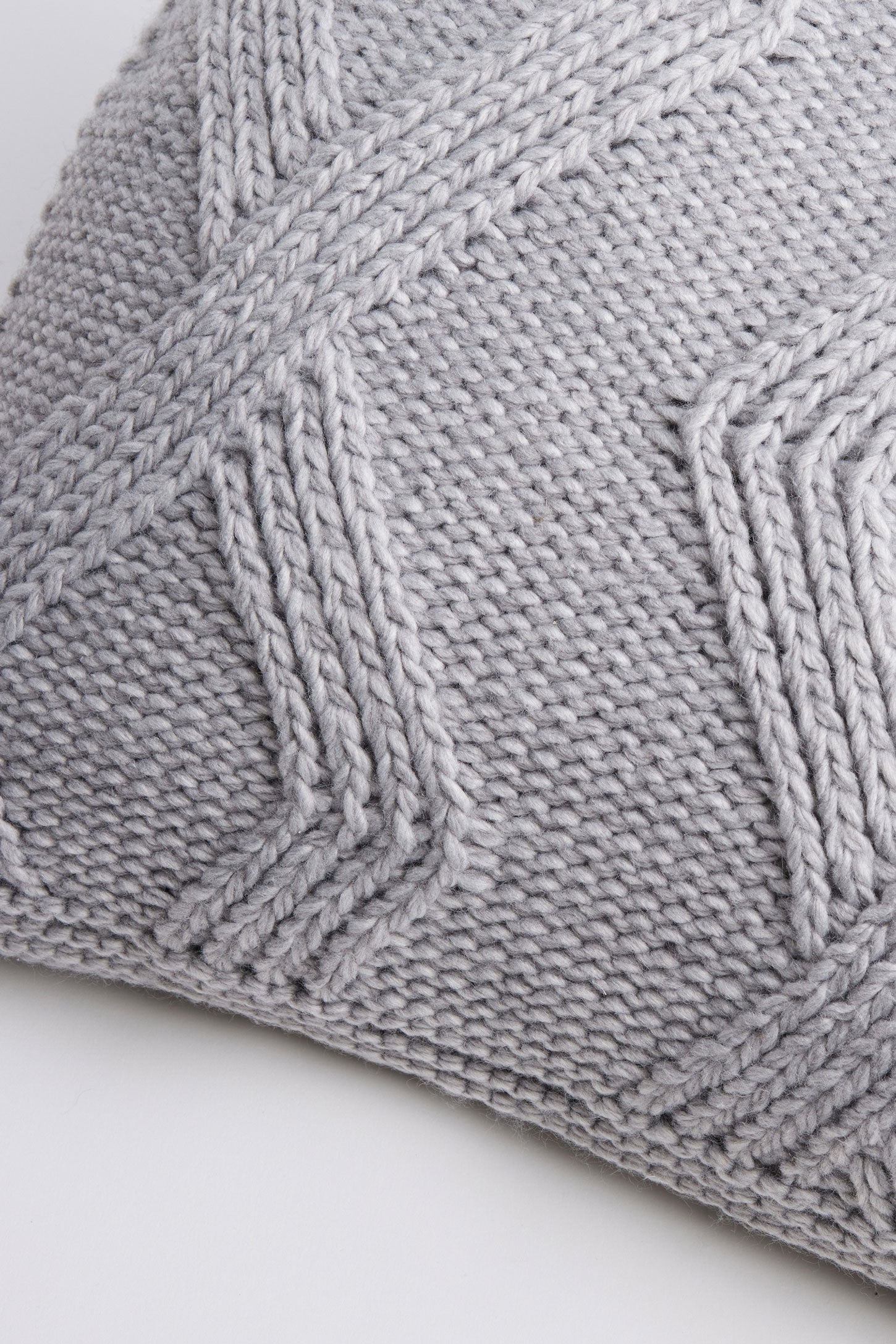Coussin texturé, 18 x 18'' - Maison && GRIS
