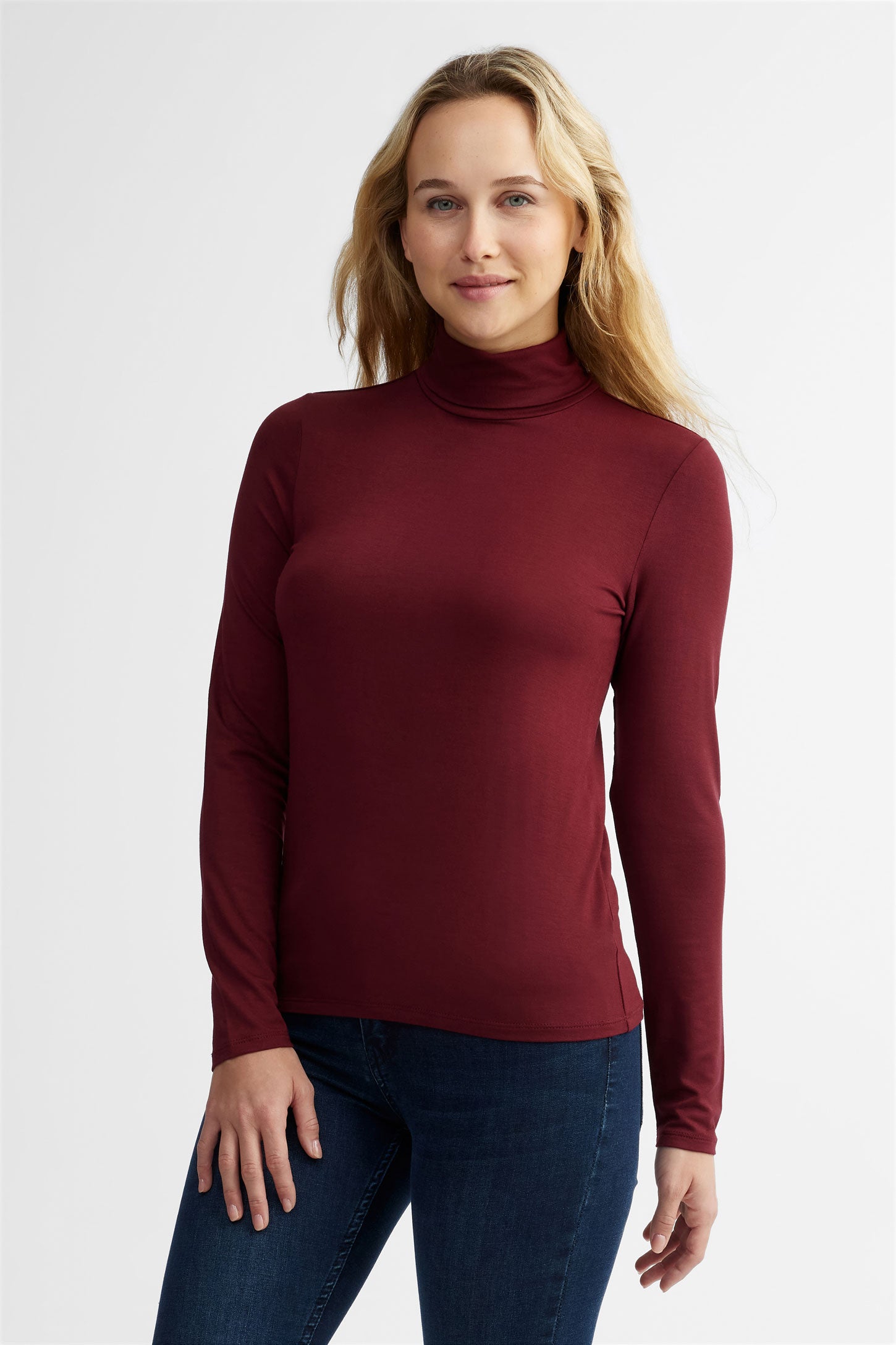 Chandail col roulé coupe semi-ajustée – Femme && BOURGOGNE