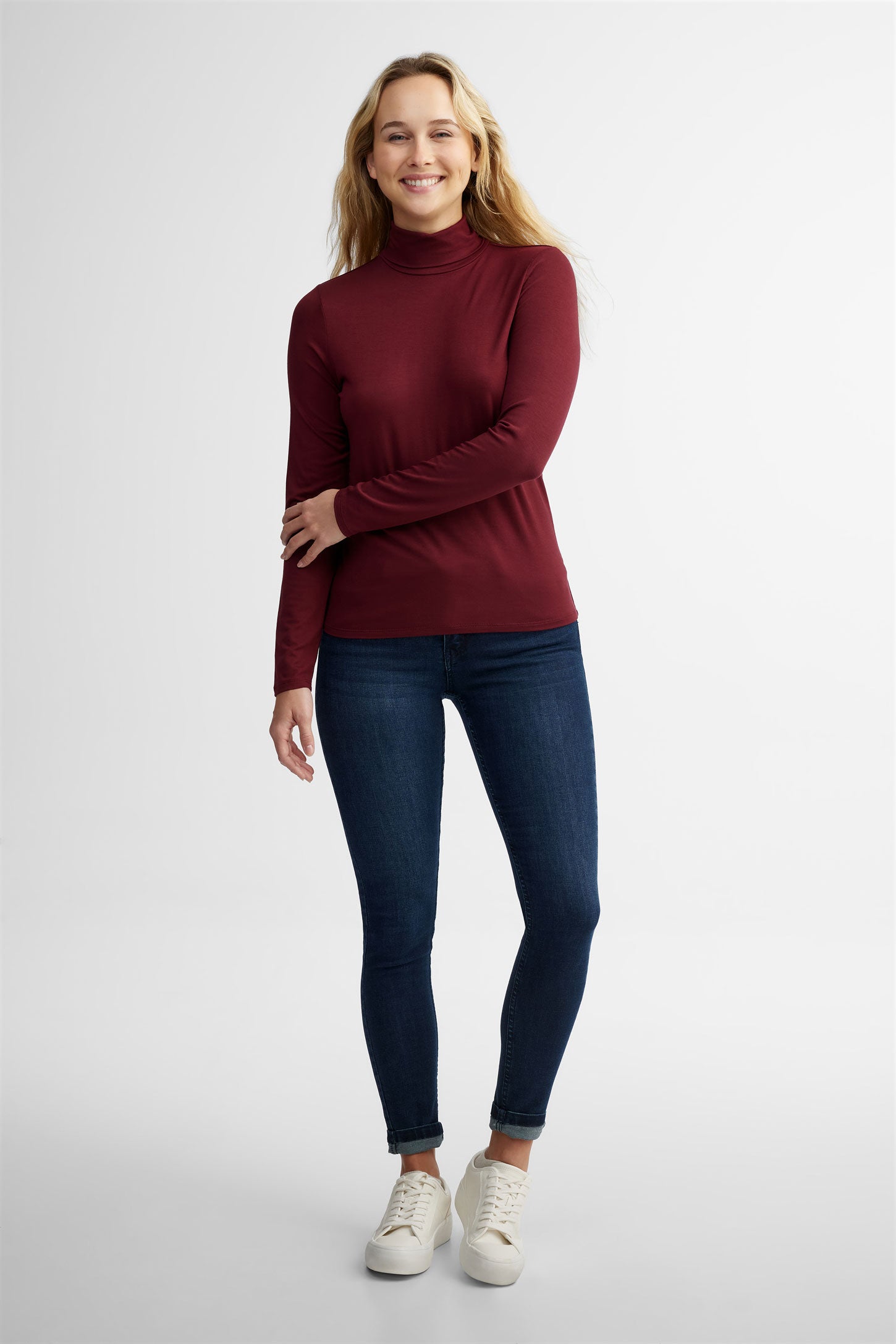 Chandail col roulé coupe semi-ajustée – Femme && BOURGOGNE