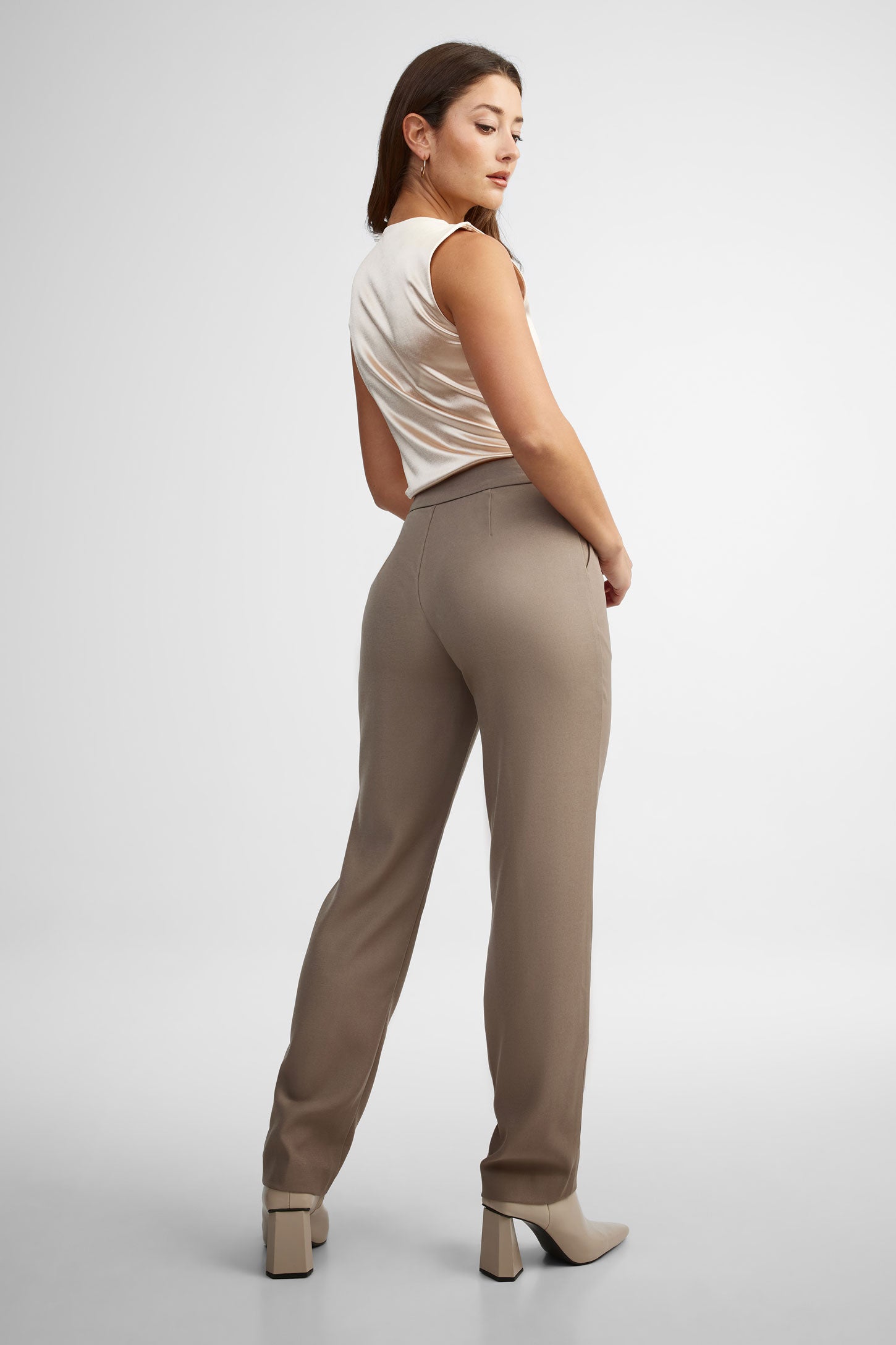 Justaucorps camisole satinée - Femme && BLANC CASSÉ