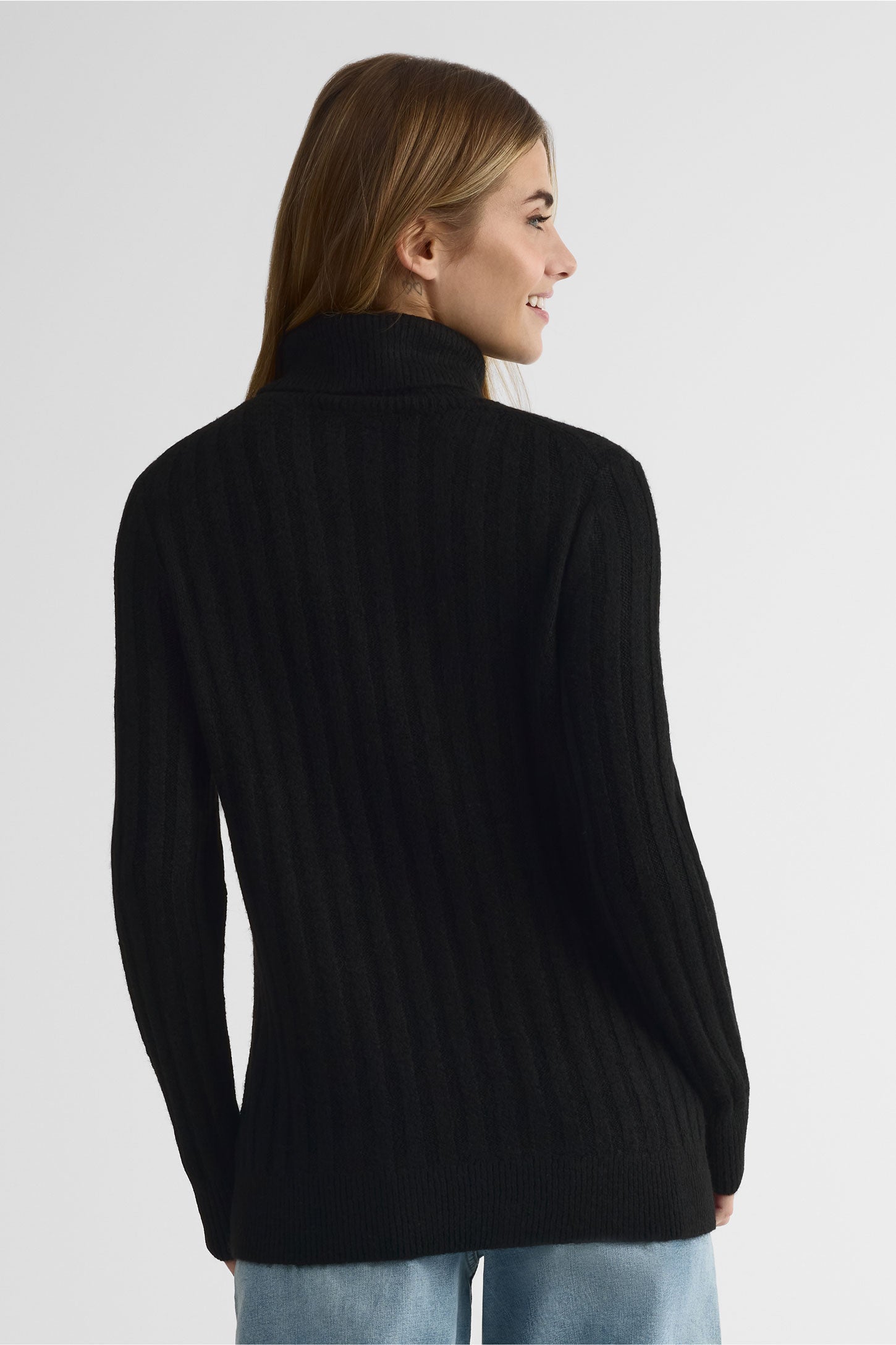 Chandail tricot col roulé – Femme && NOIR