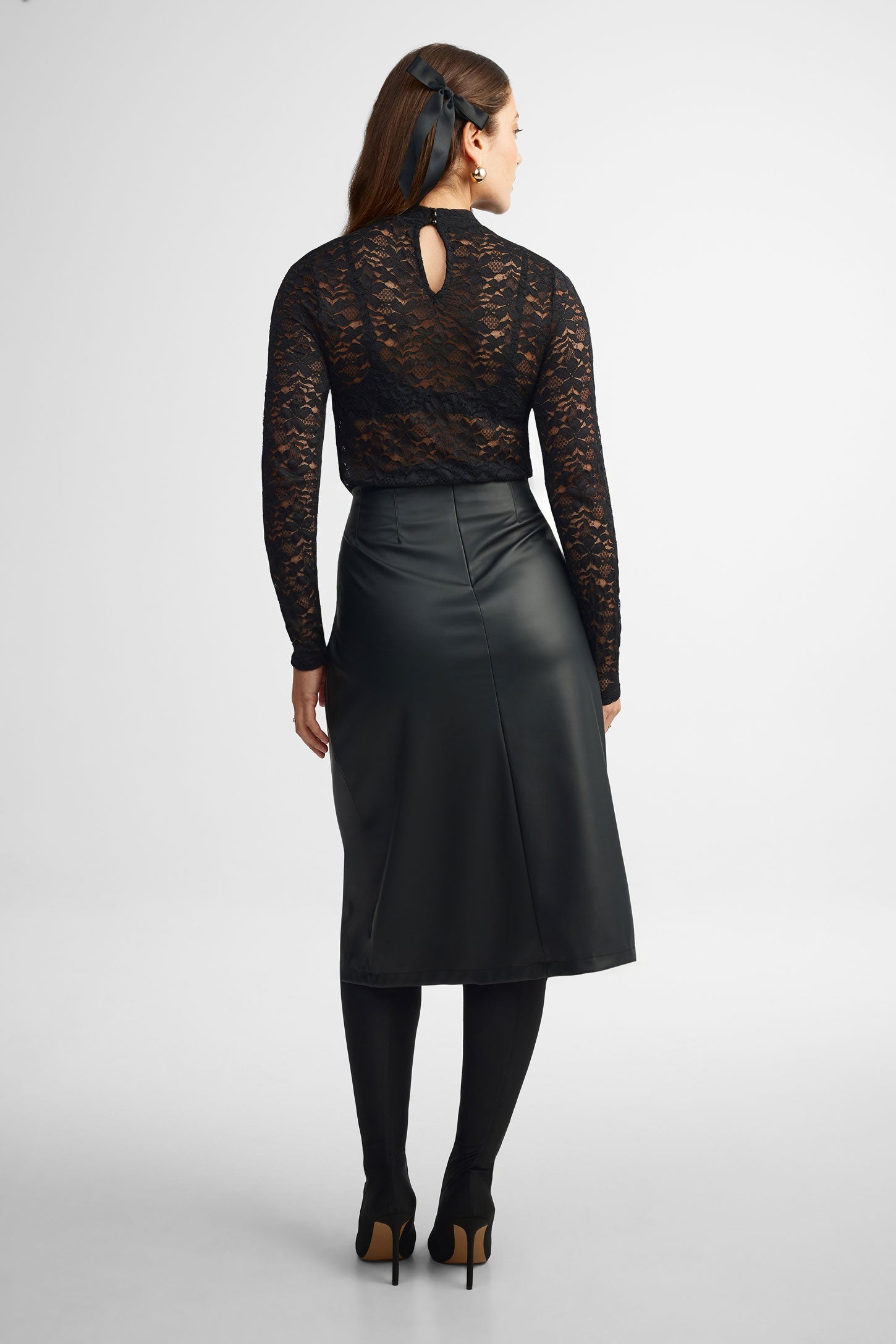 Chandail col montant en dentelle - Femme && NOIR