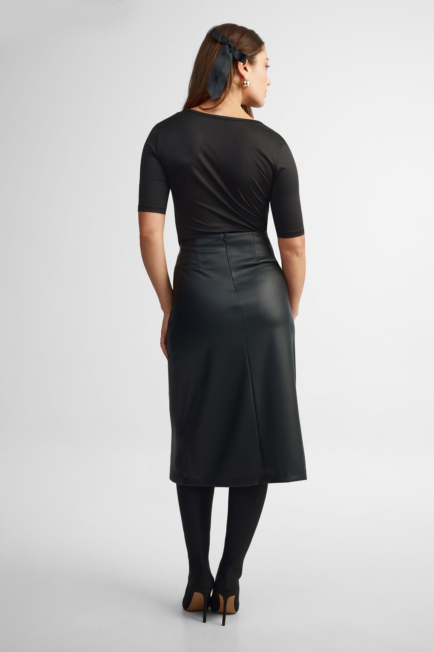 Chandail col carré coupe ajustée - Femme && NOIR