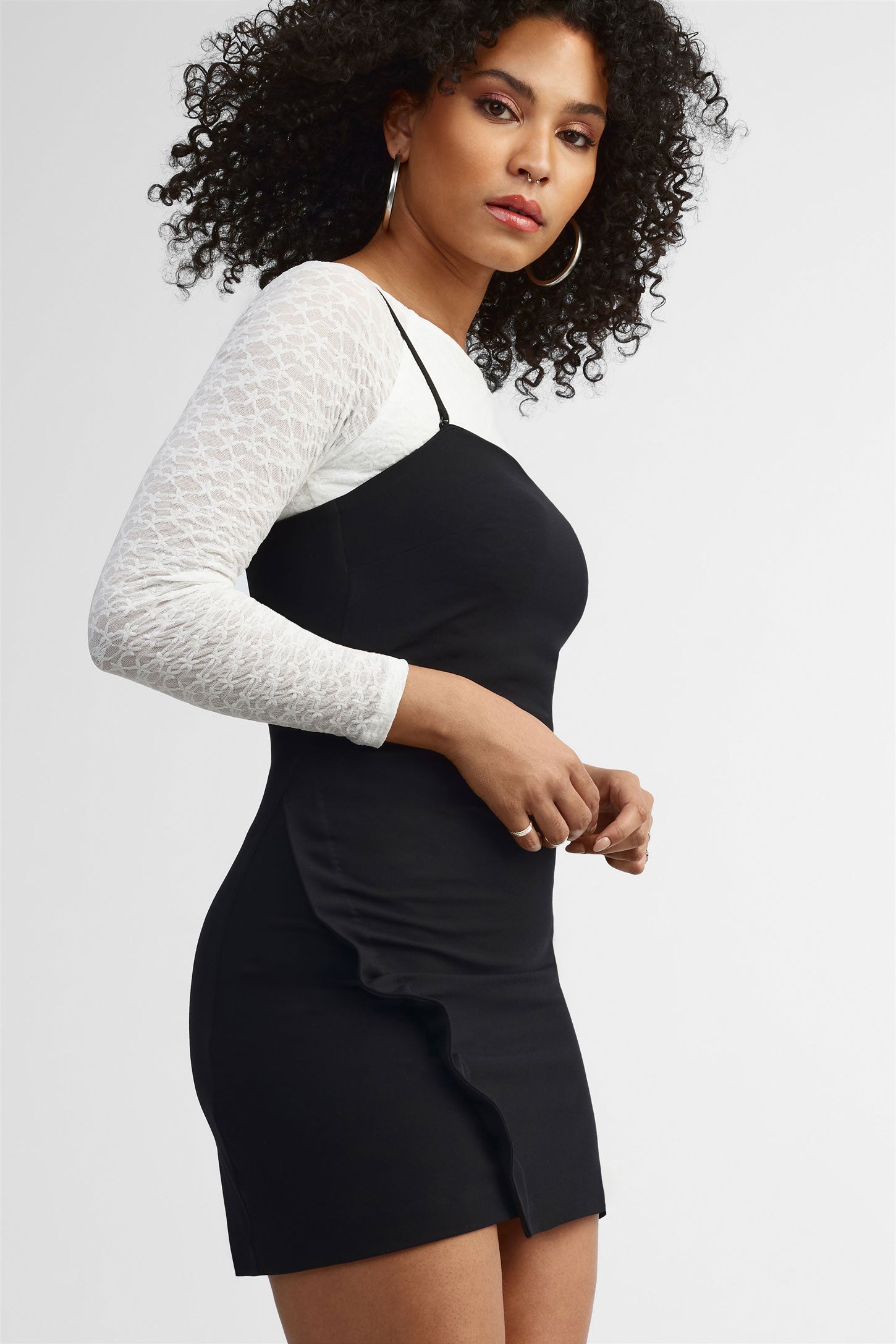 Robe portefeuille à bretelles fines coupe ajustée - Femme && NOIR