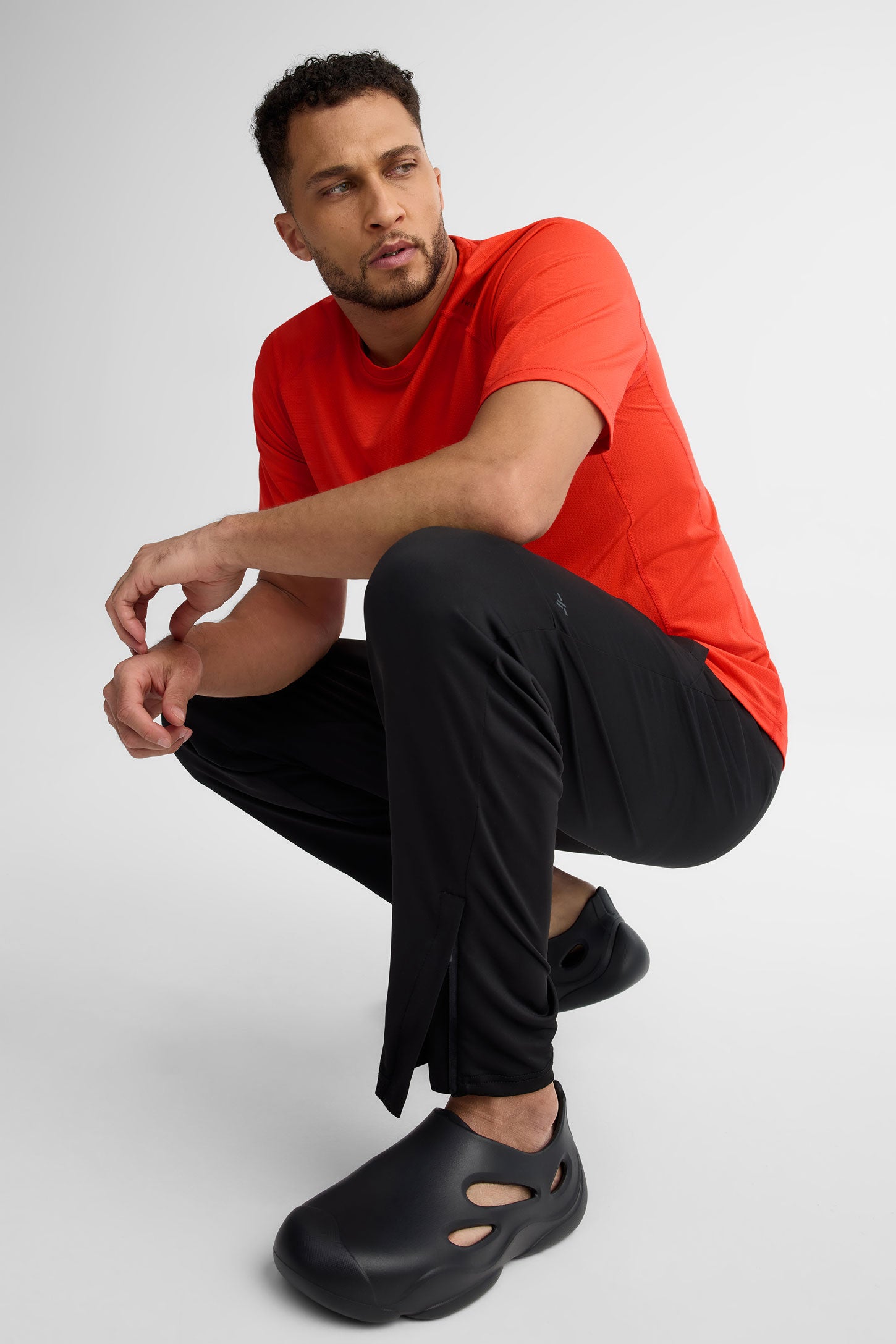 Pantalon jambe droite athlétique - Homme && NOIR