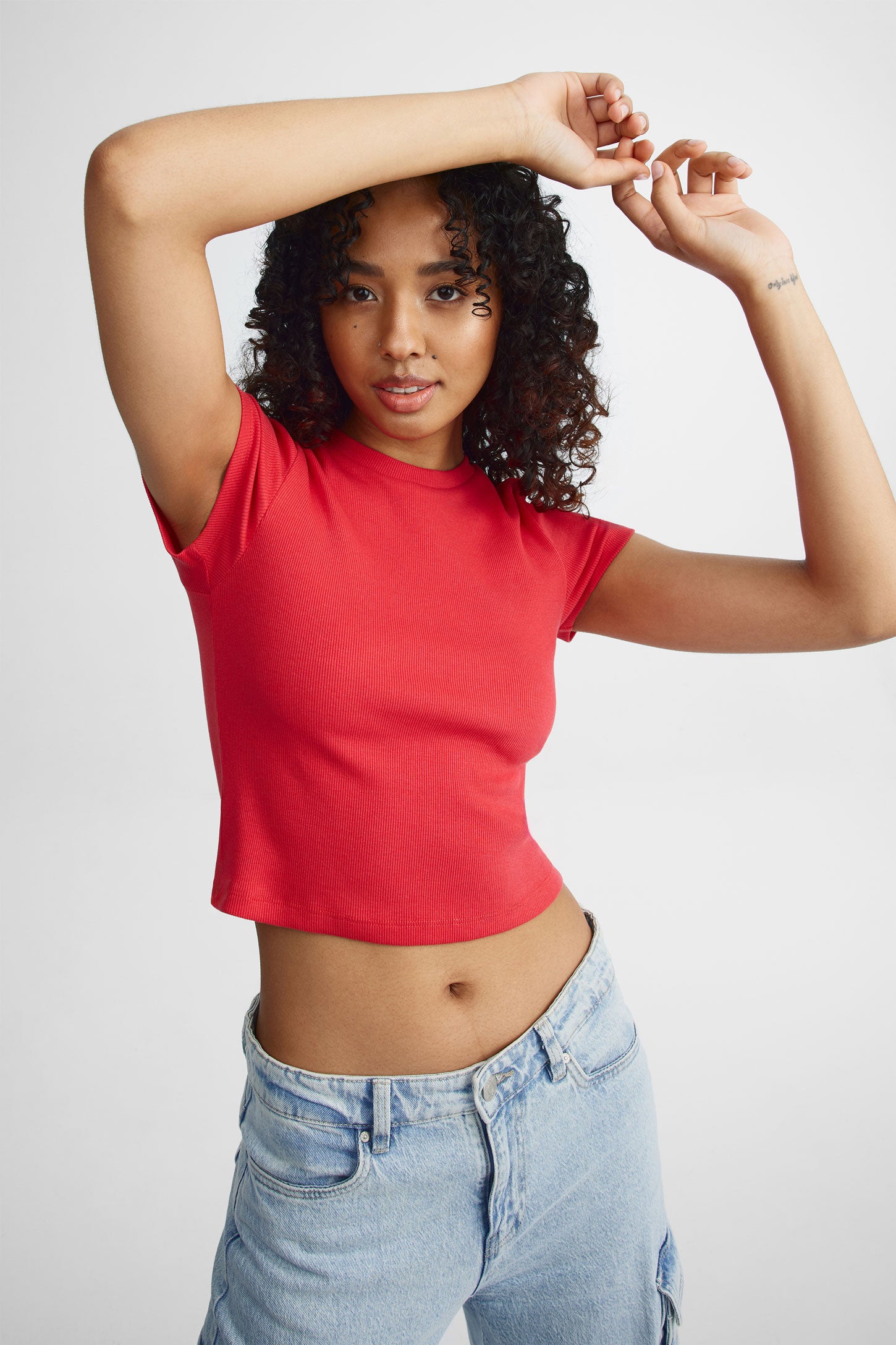T-shirt col rond écourté - Femme && ROUGE