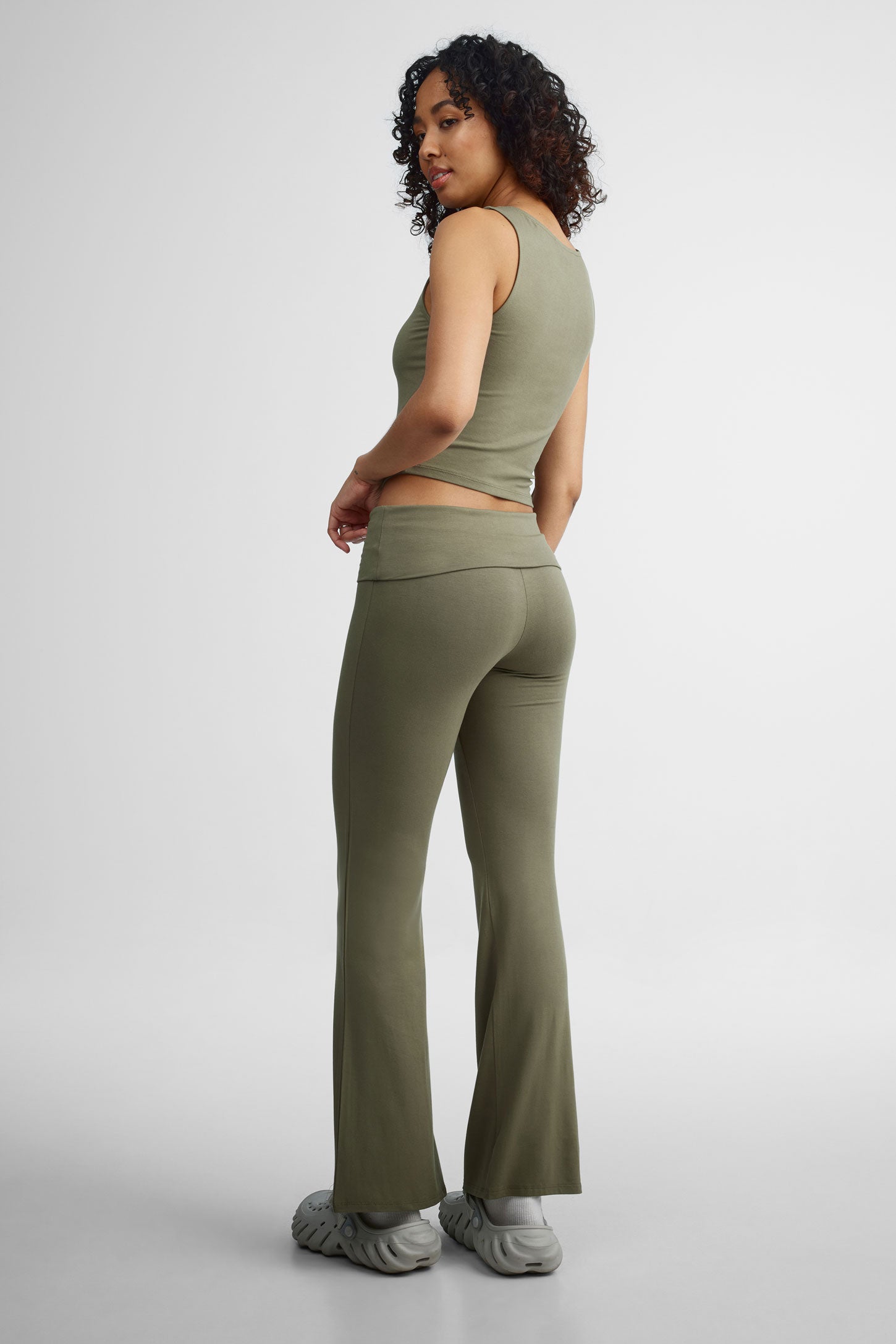 Camisole col bateau coupe ajustée - Femme && KAKI