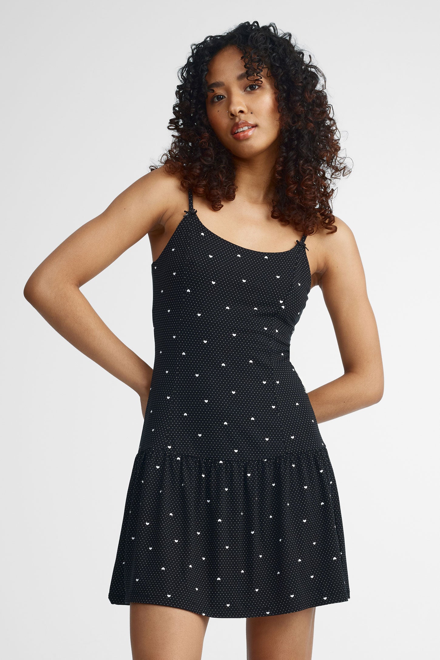 Robe courte à bretelles imprimée - Femme && NOIR/MULTI