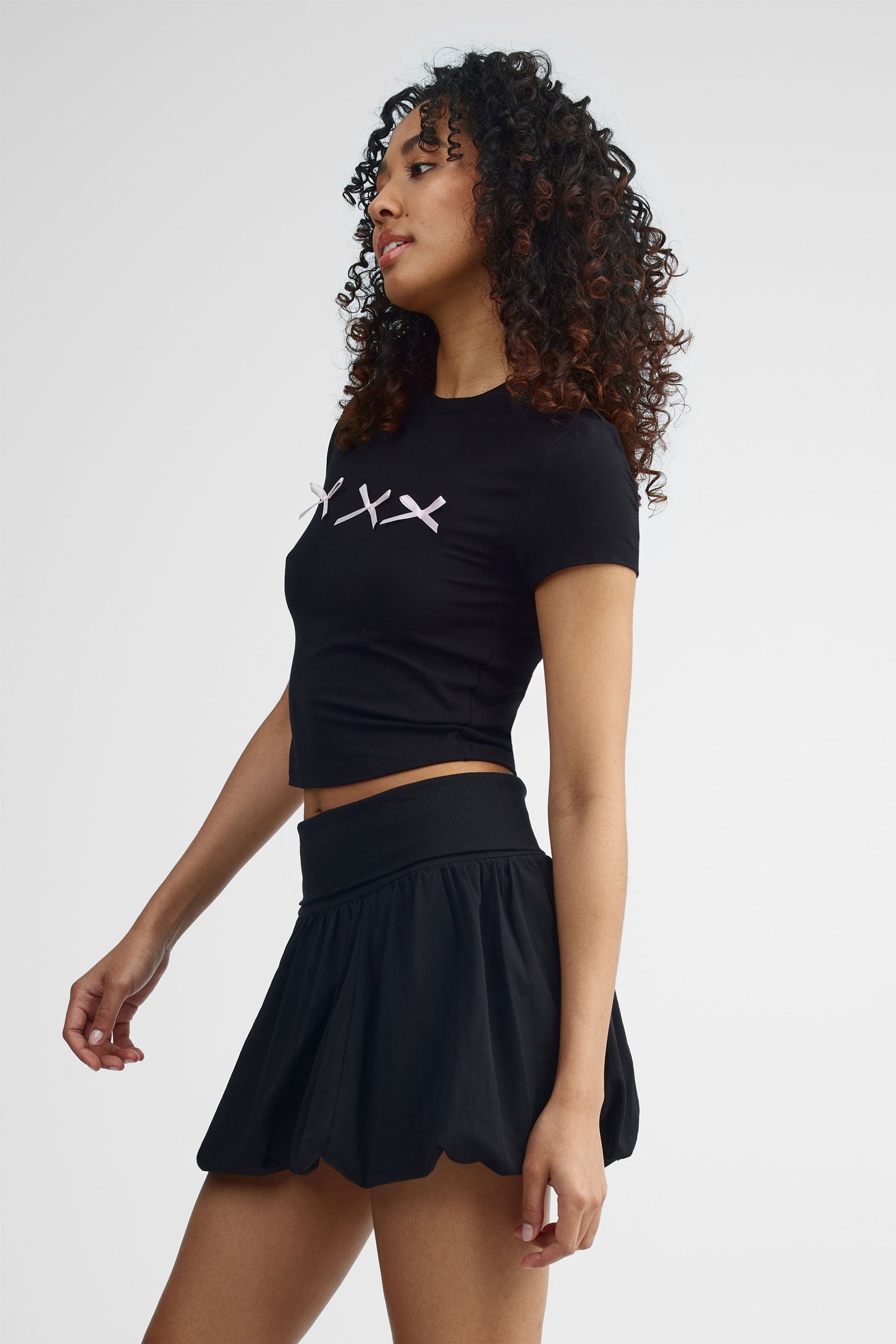 T-shirt col rond écourté avec boucles - Femme && NOIR