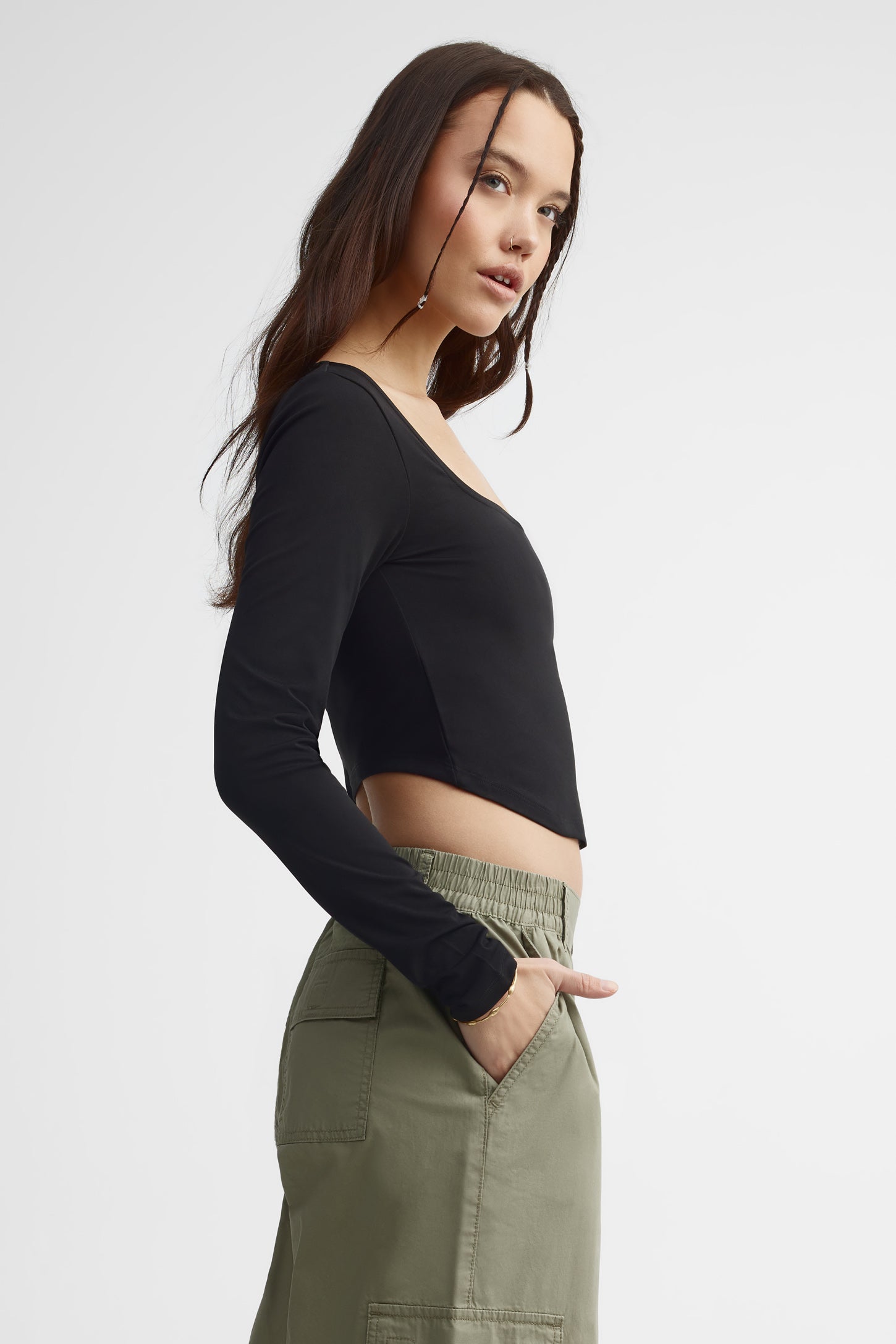 Chandail col carré coupe ajustée - Femme && NOIR