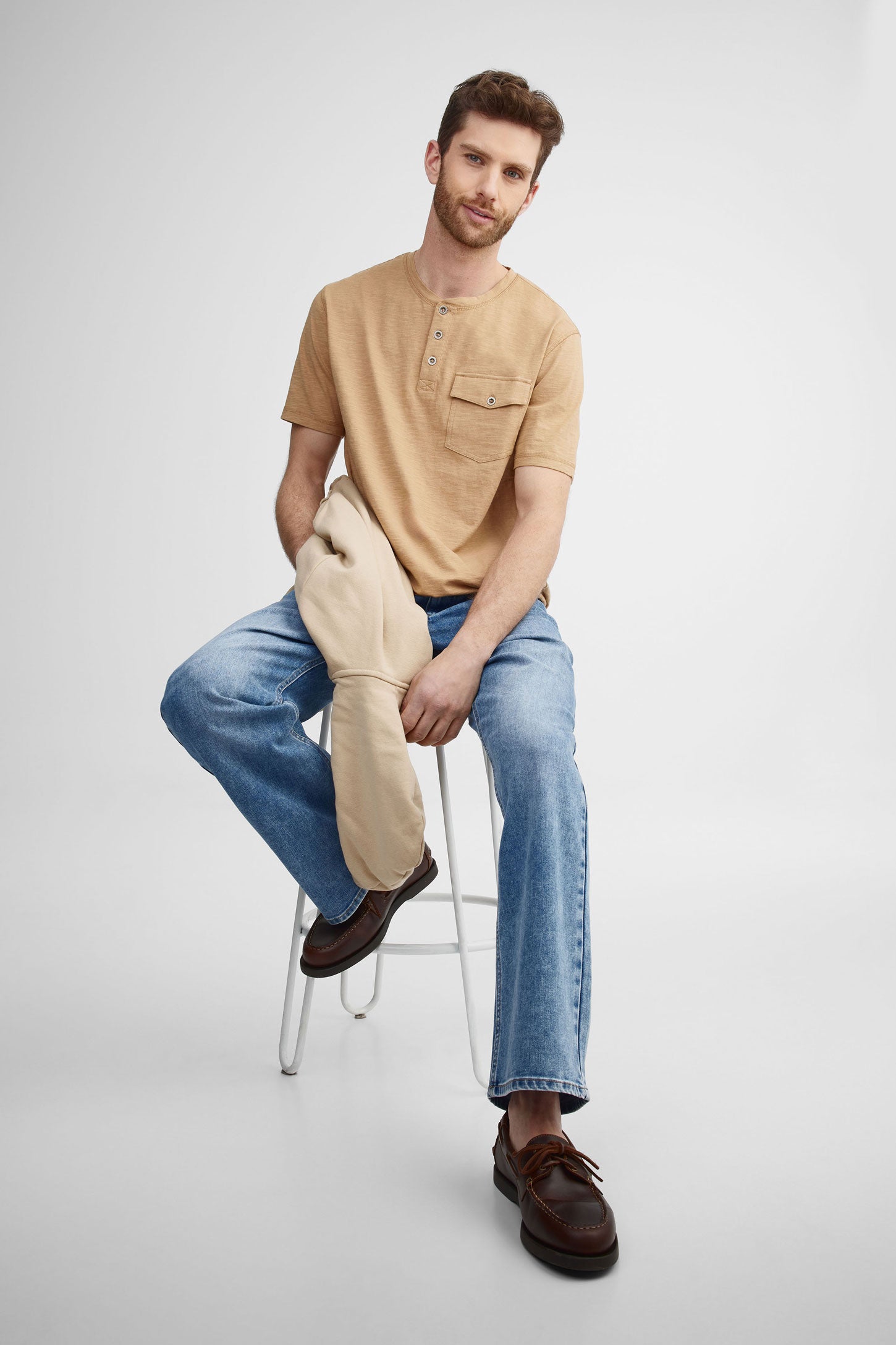 T-shirt henley en coton - Homme && BRUN