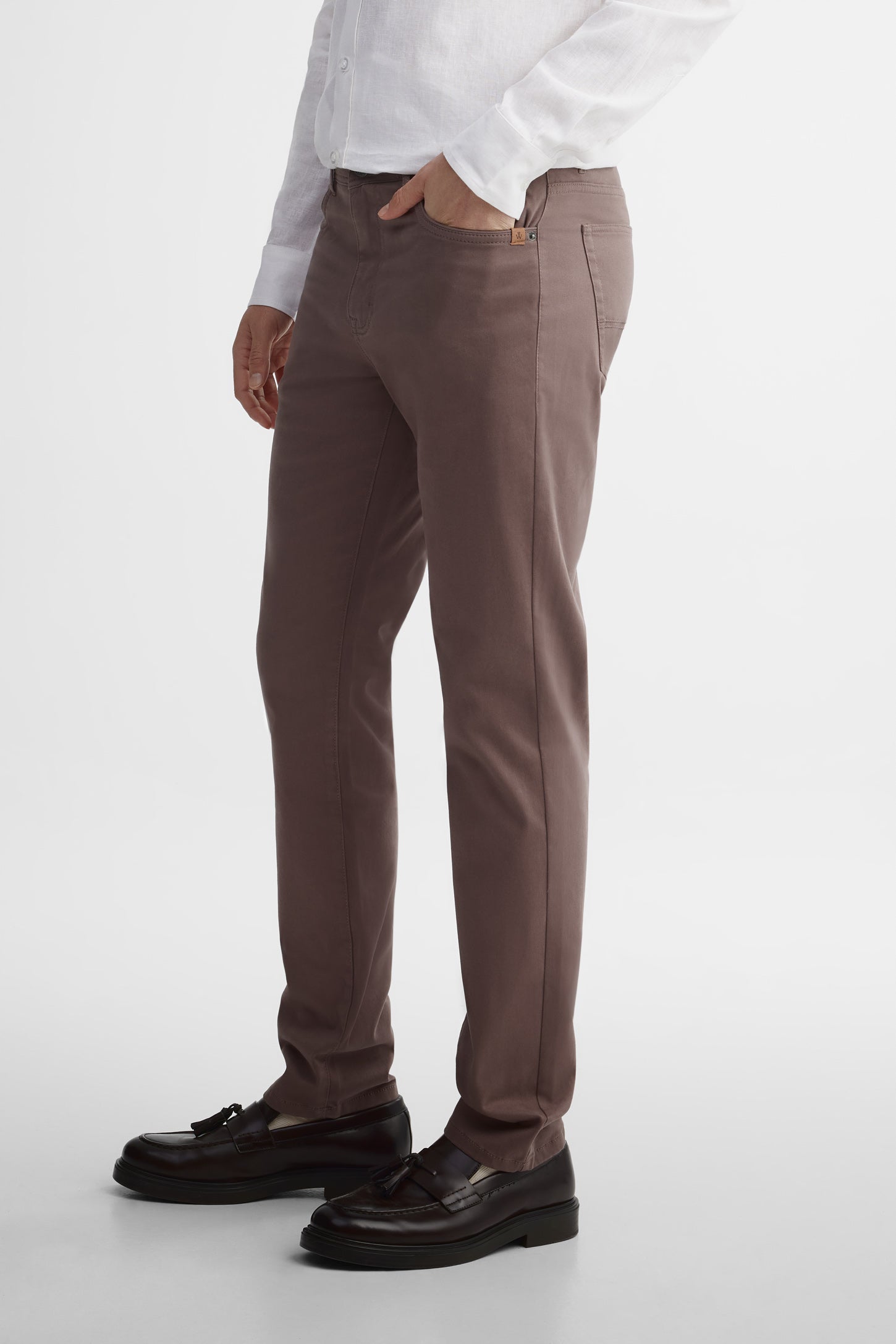 Pantalon jambe fuselée en twill - Homme && BRUN