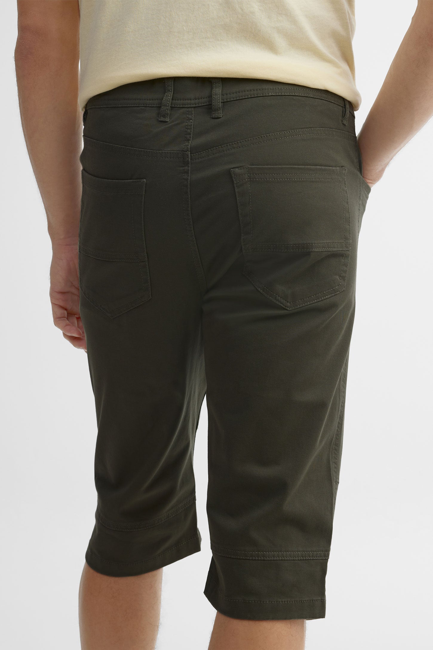 Bermuda coupe droite en twill - Homme && OLIVE