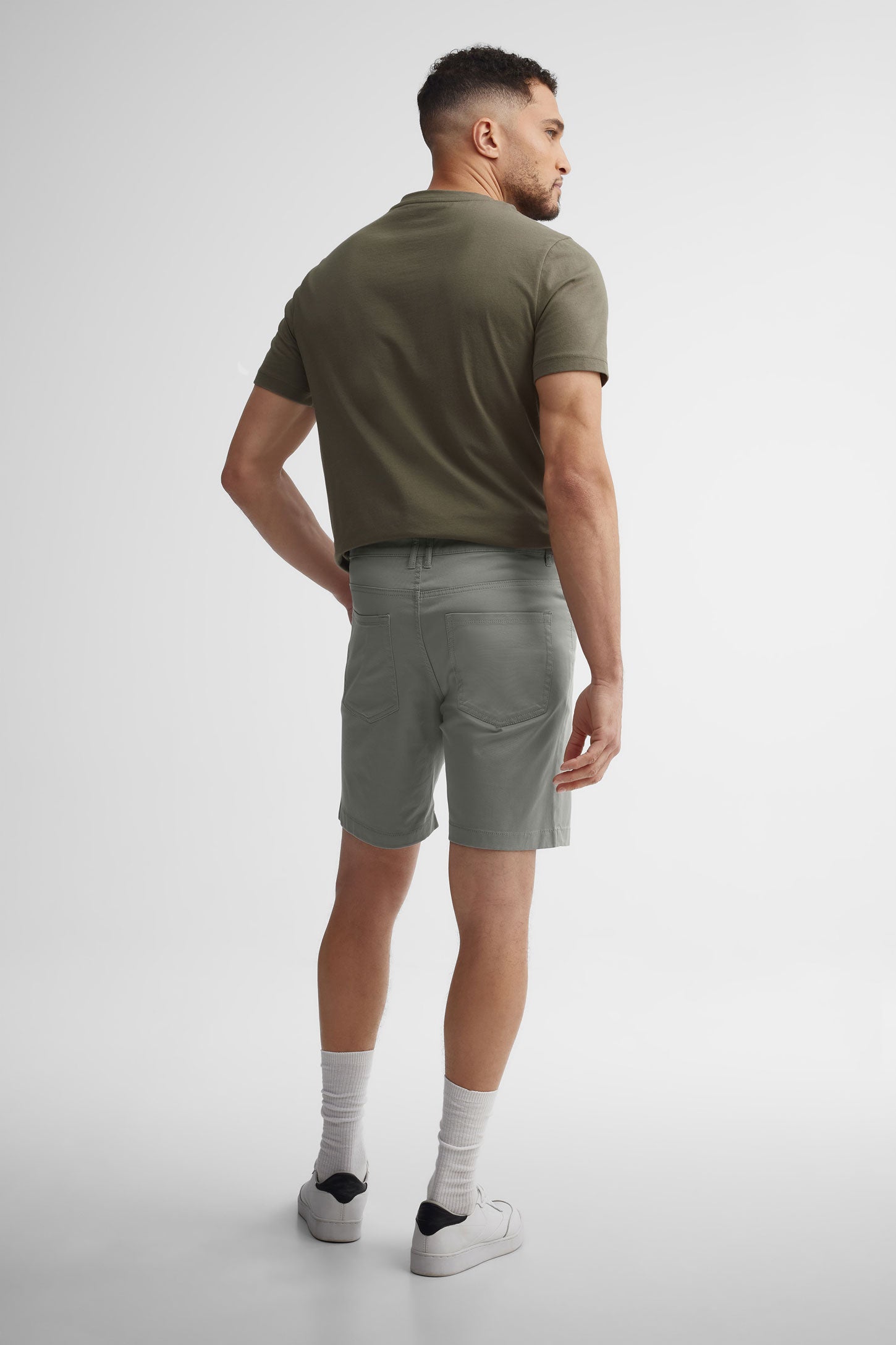 Short coupe droite en twill - Homme && GRIS