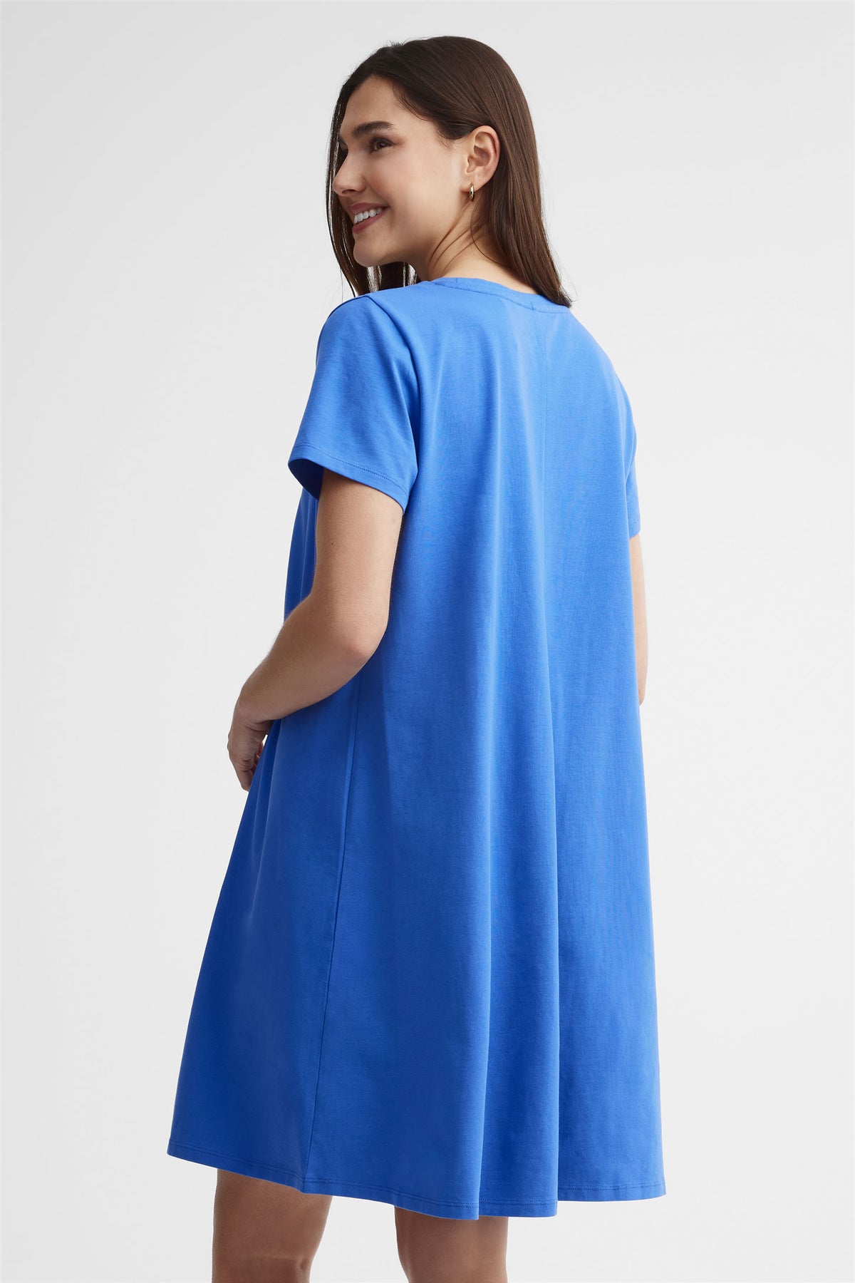 Robe Courte Trapèze Grande Taille Femme Trendyol – Bleu Marine Uni, Col Carré, Manches Courtes, Confortable Et Élégante