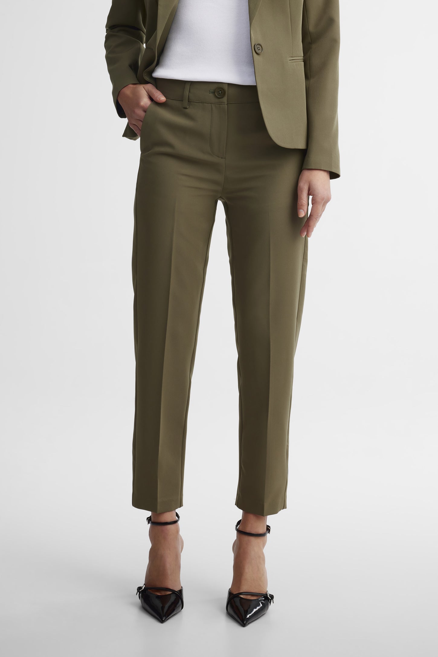 Pantalon en crêpe jambe droite 28'' - Femme && KAKI