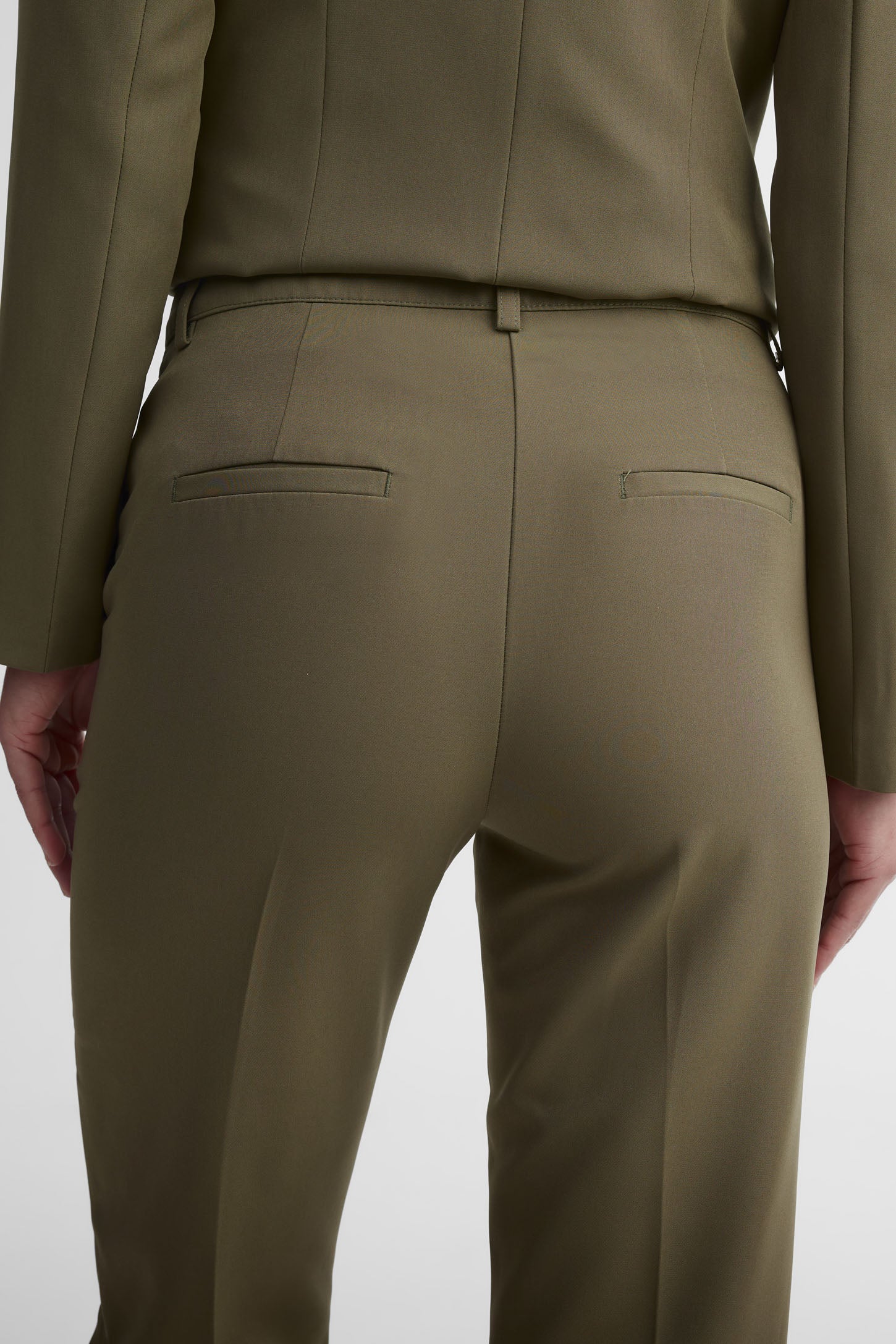Pantalon en crêpe jambe droite 28'' - Femme && KAKI