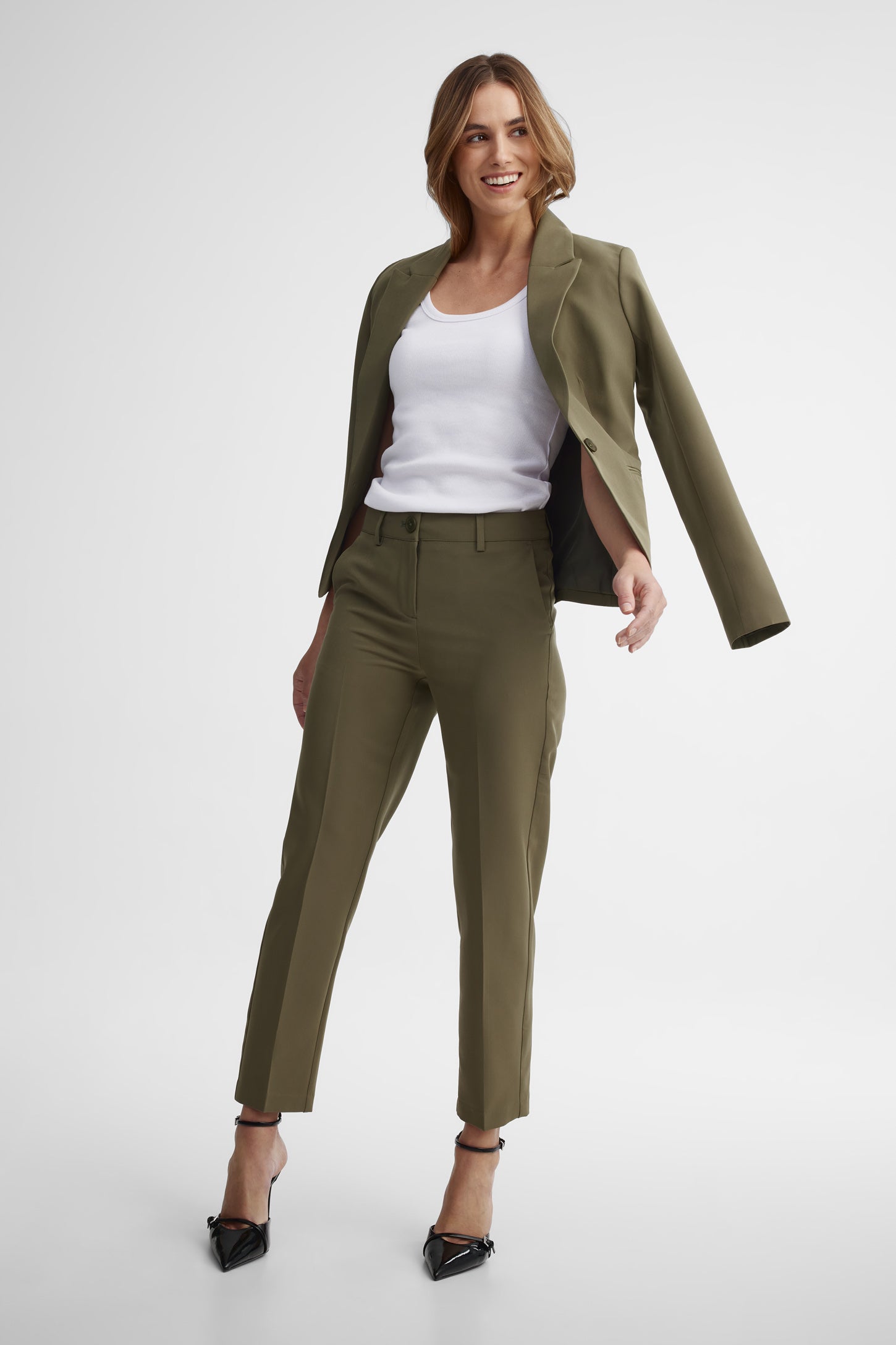 Pantalon en crêpe jambe droite 28'' - Femme && KAKI