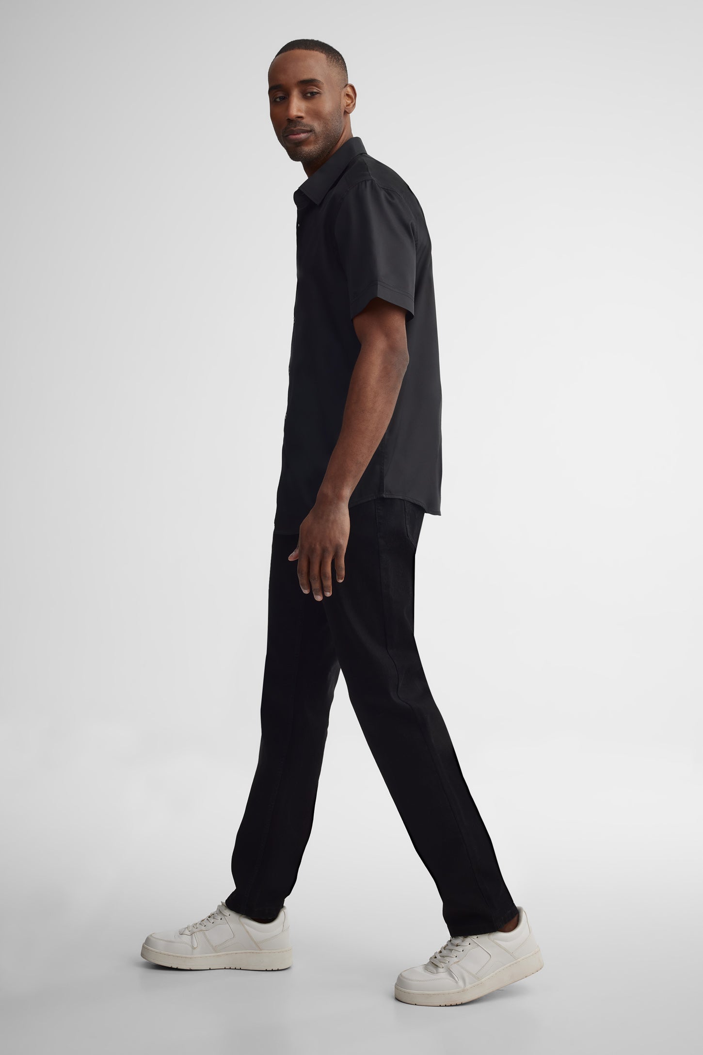 Chemise manches courtes coupe régulière microfibre - Homme && NOIR