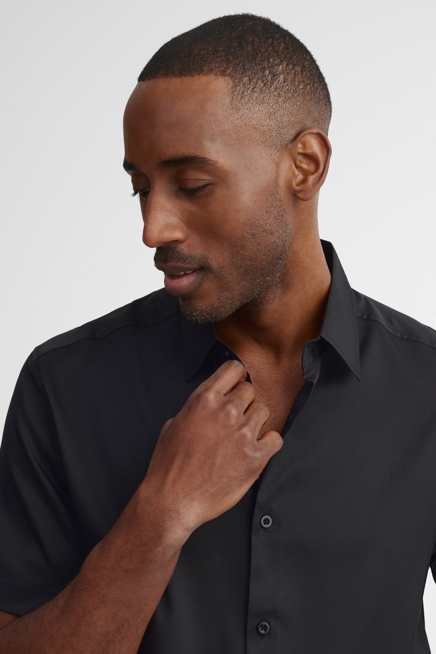 Chemise manches courtes coupe régulière microfibre - Homme && NOIR