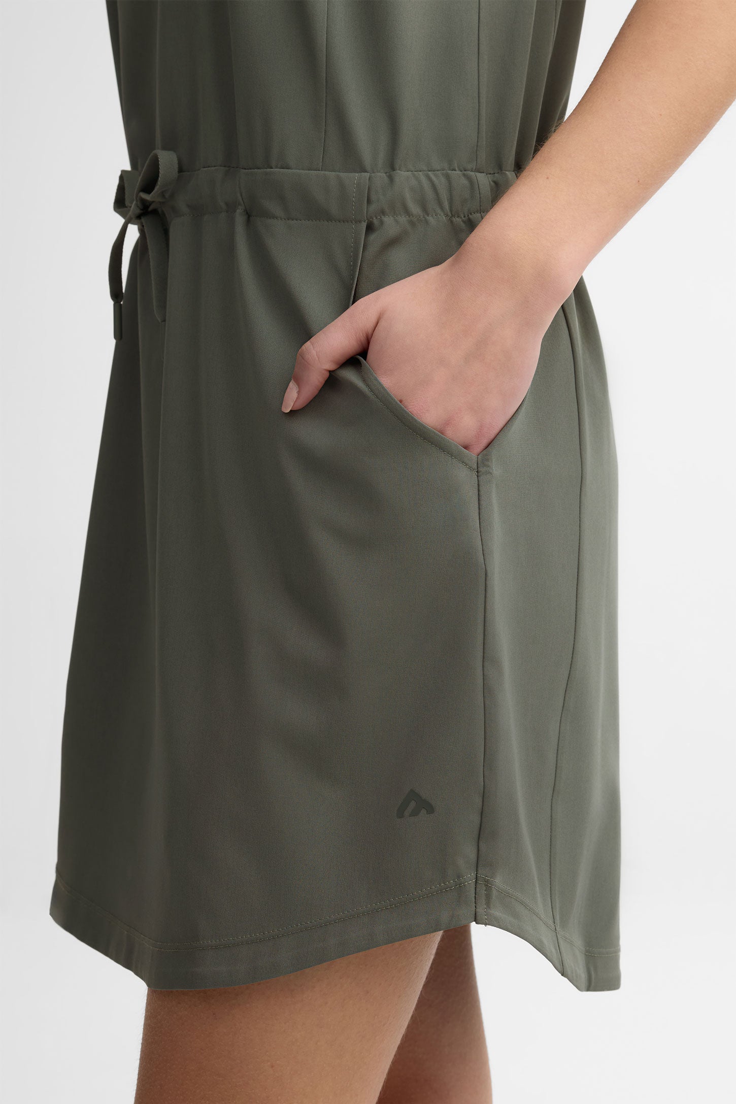 Robe courte semi-ajustée BM - Femme && VERT