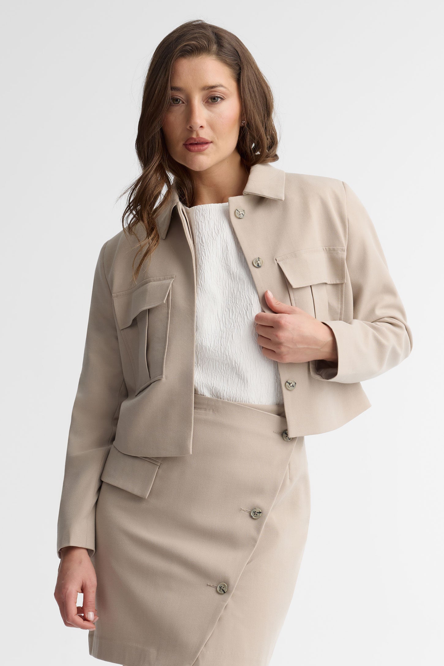Veste tailleur coupe ample et écourtée - Femme && TAUPE