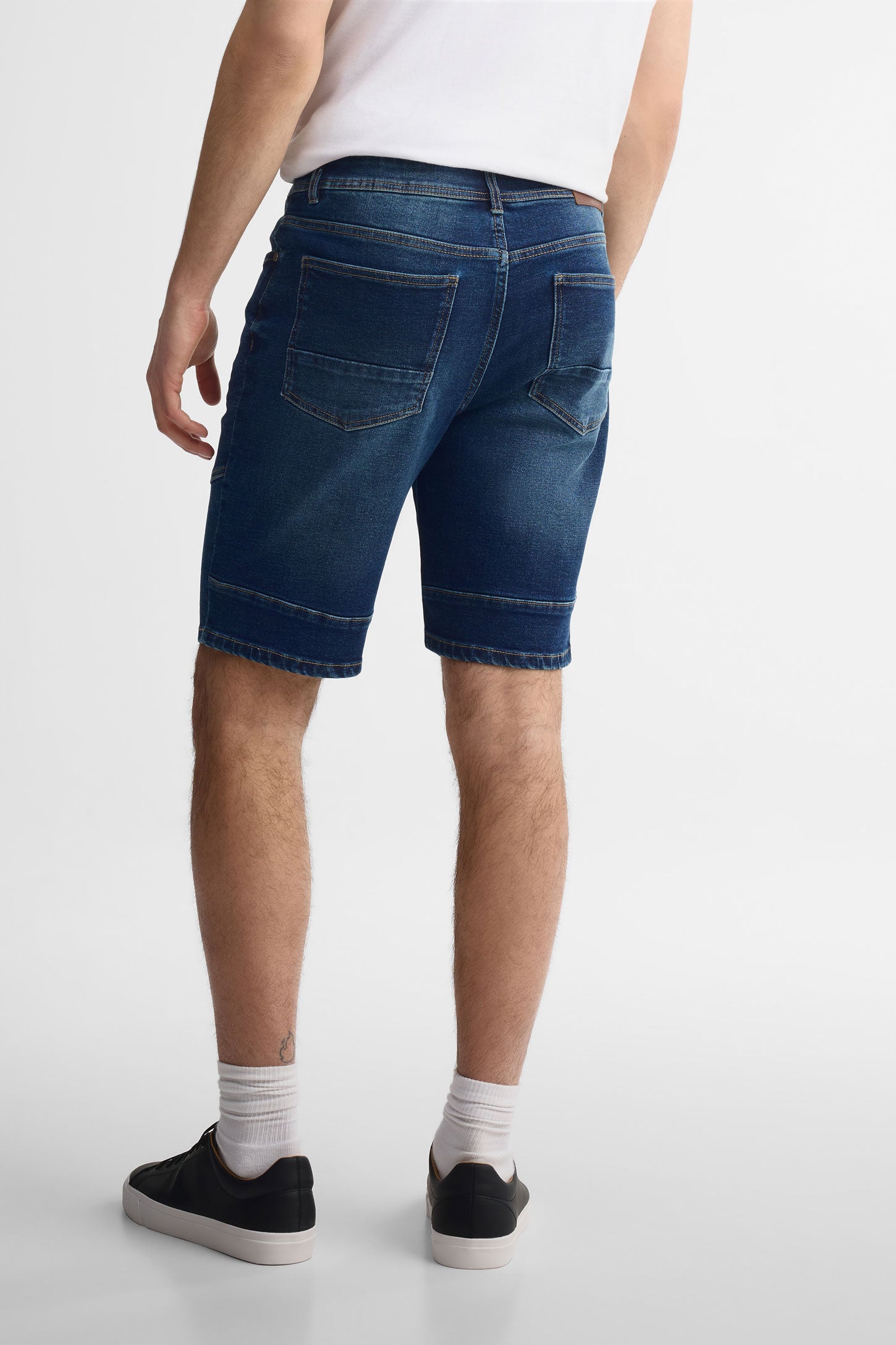 Bermuda en jeans coupe régulière 10.5'' - Homme && INDIGO