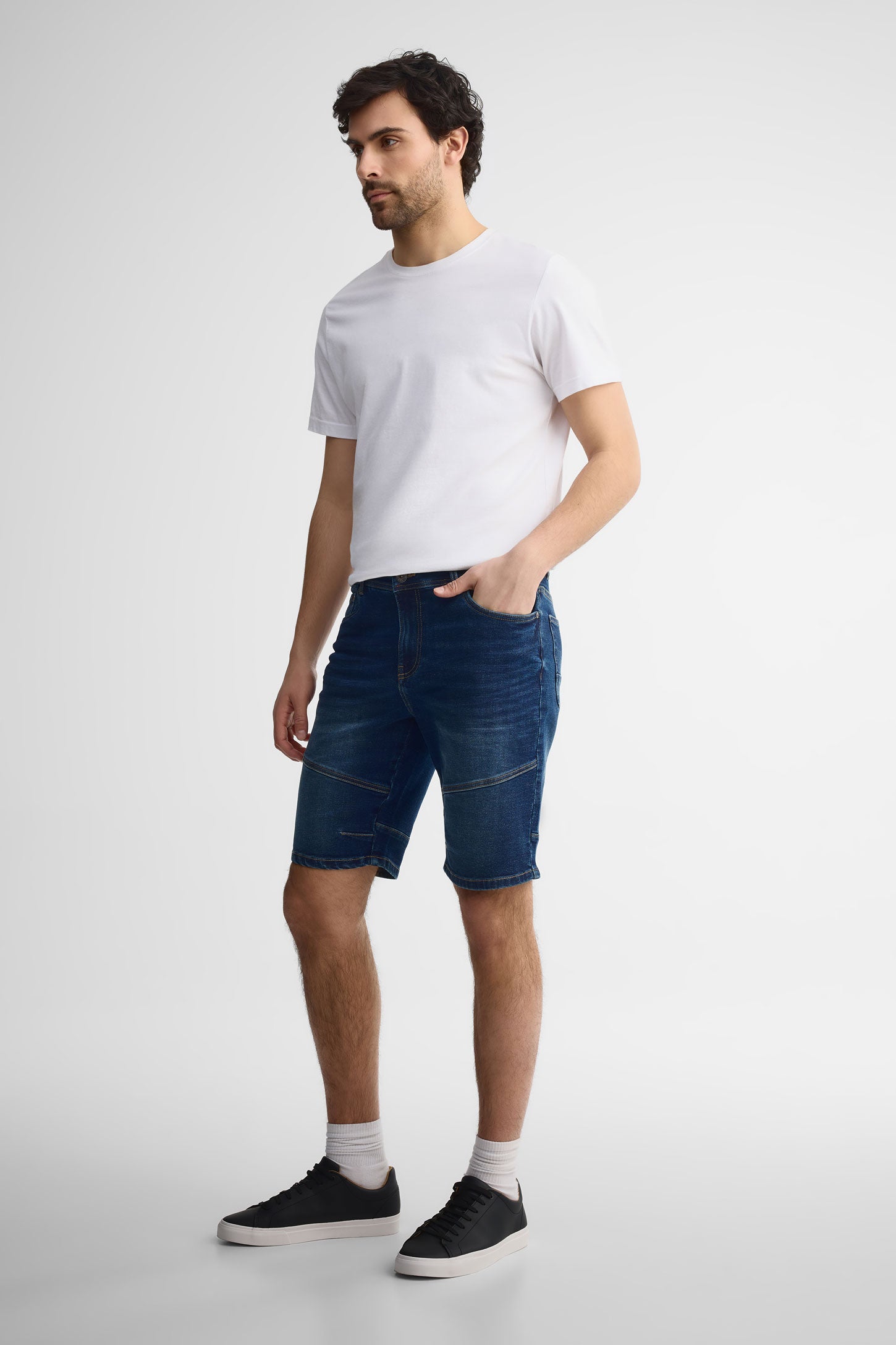 Bermuda en jeans coupe régulière 10.5'' - Homme && INDIGO