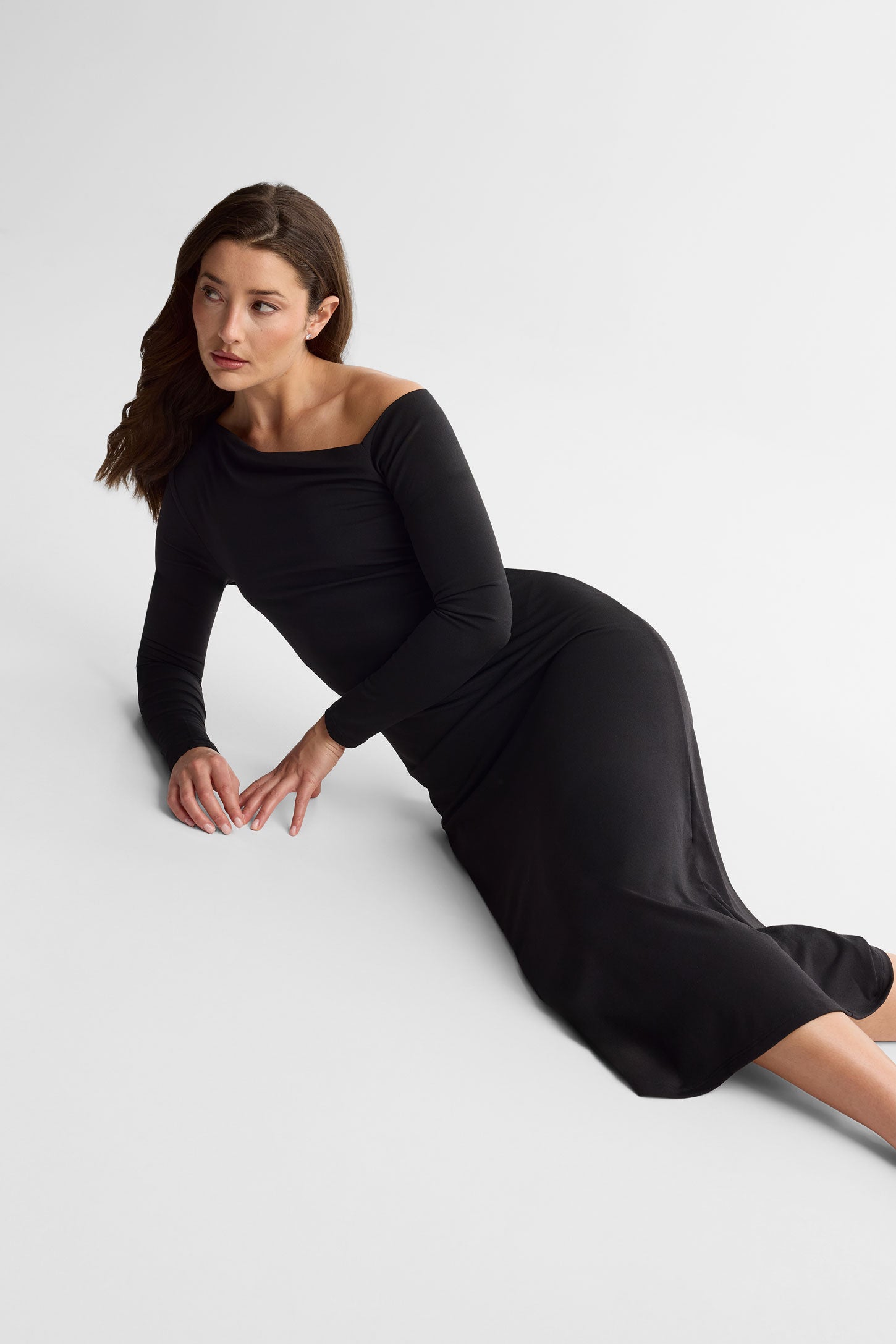 Robe longue encolure asymétrique - Femme && NOIR