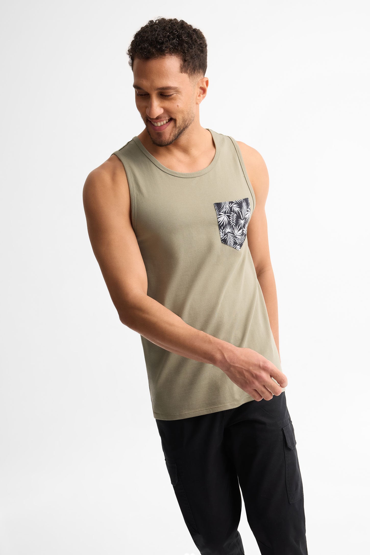 Camisole col rond coton, 2/30$ - Homme && KAKI