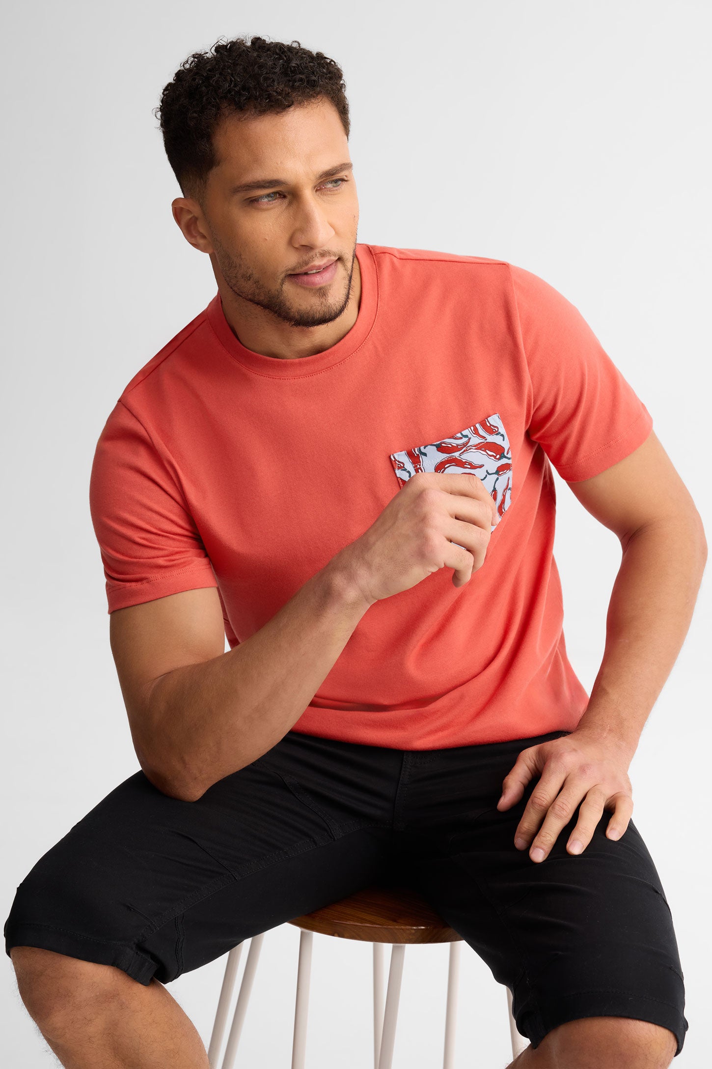 T-shirt col rond coton, 2/30$ - Homme && ROUGE