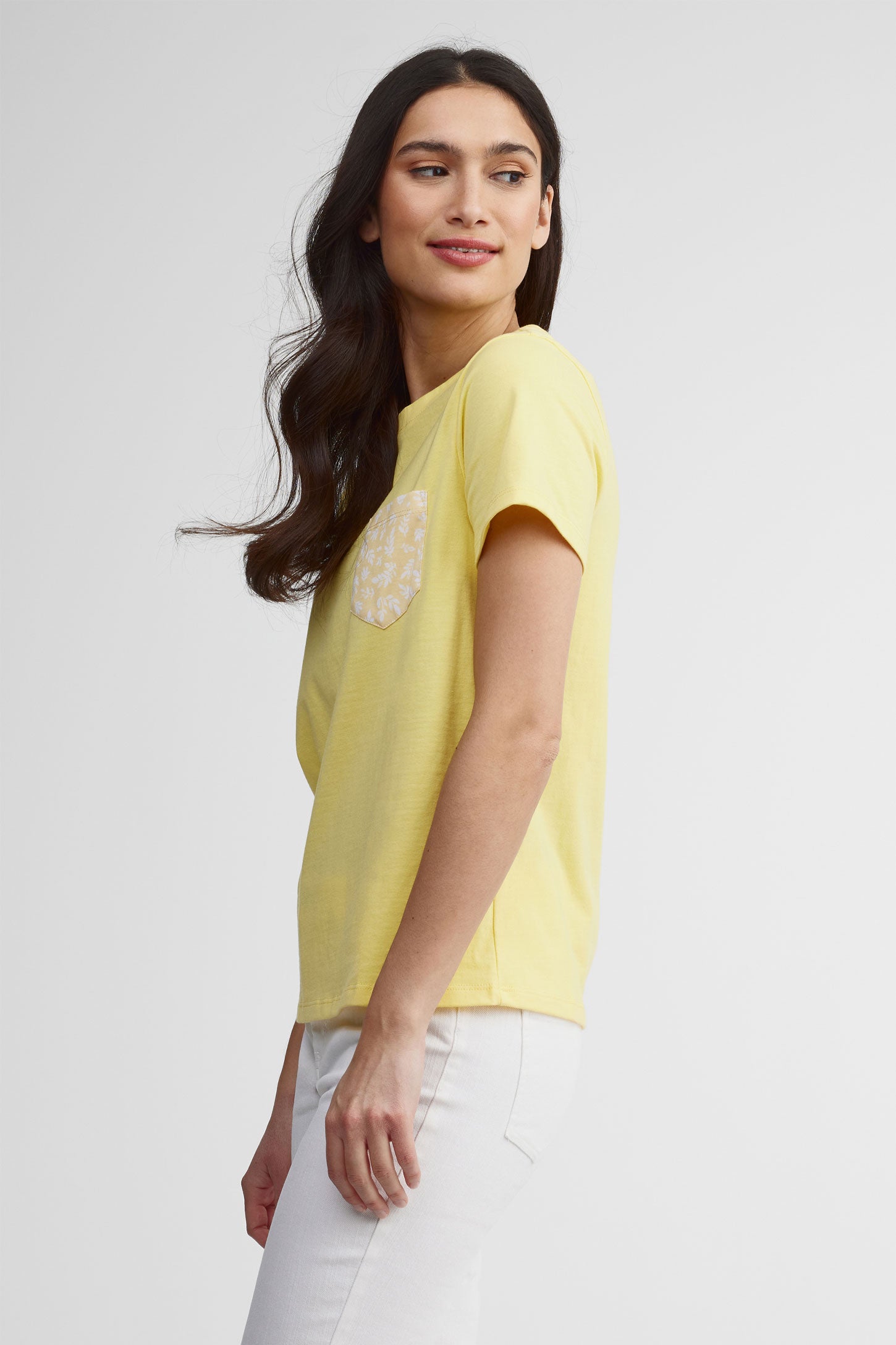 T-shirt à poche coton, 2/30$ - Femme && JAUNE