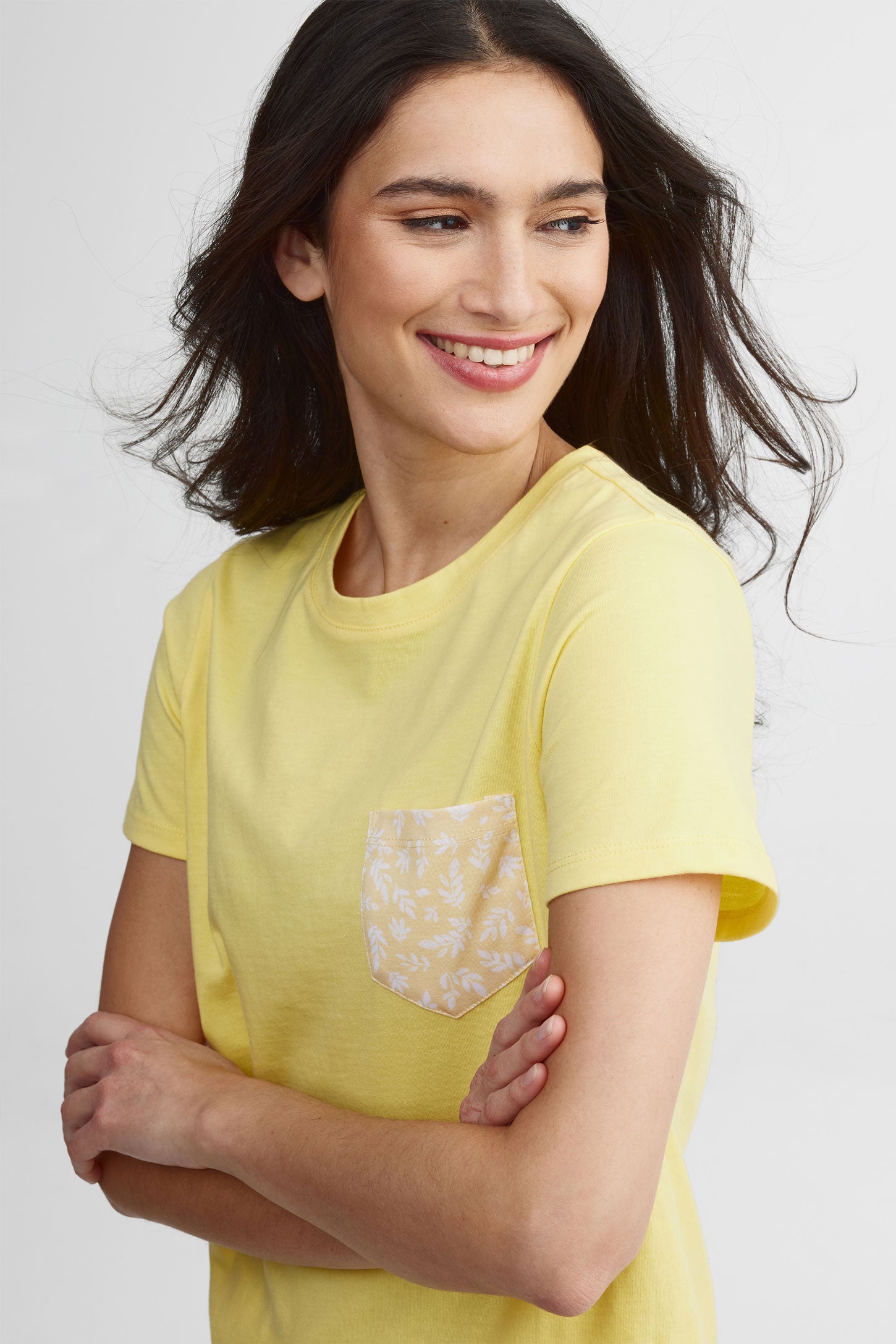 T-shirt à poche coton, 2/30$ - Femme && JAUNE