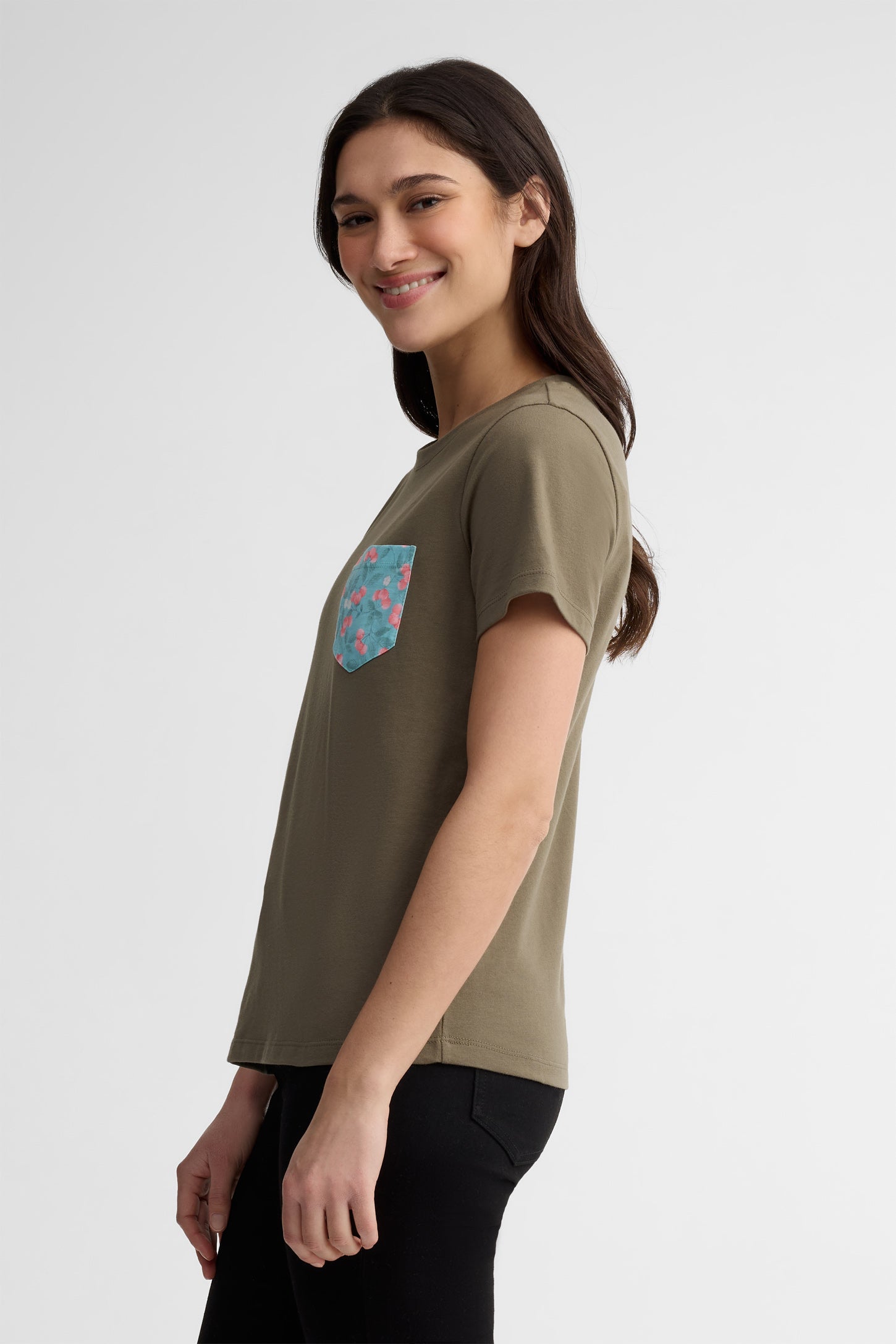 T-shirt à poche coton, 2/30$ - Femme && KAKI